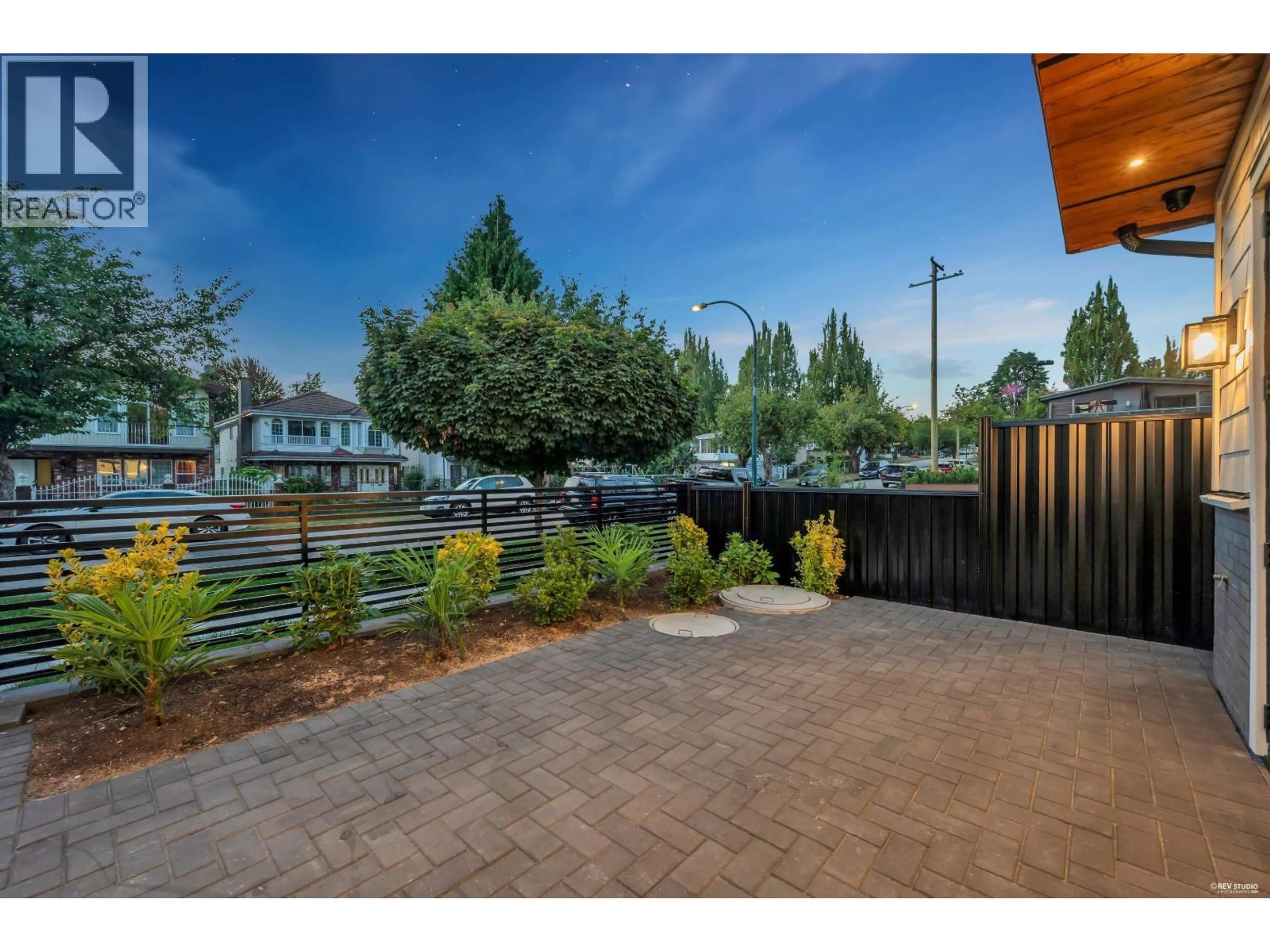 Patio, street for 1 - 5150 SPENCER STREET, Vancouver British Columbia V5R4A3