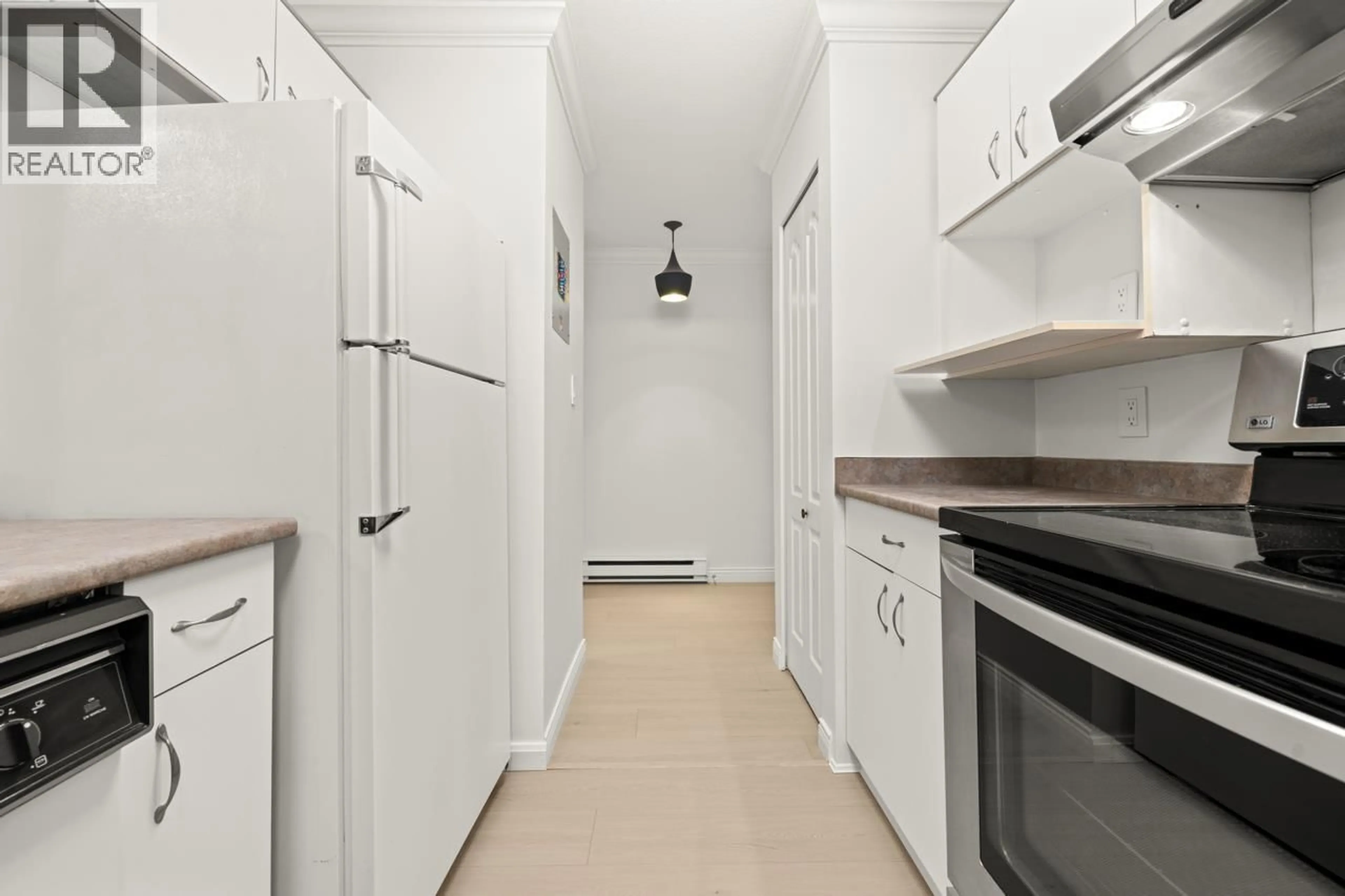 Standard kitchen, unknown for 104 - 526 13TH AVENUE, Vancouver British Columbia V5Z1N7