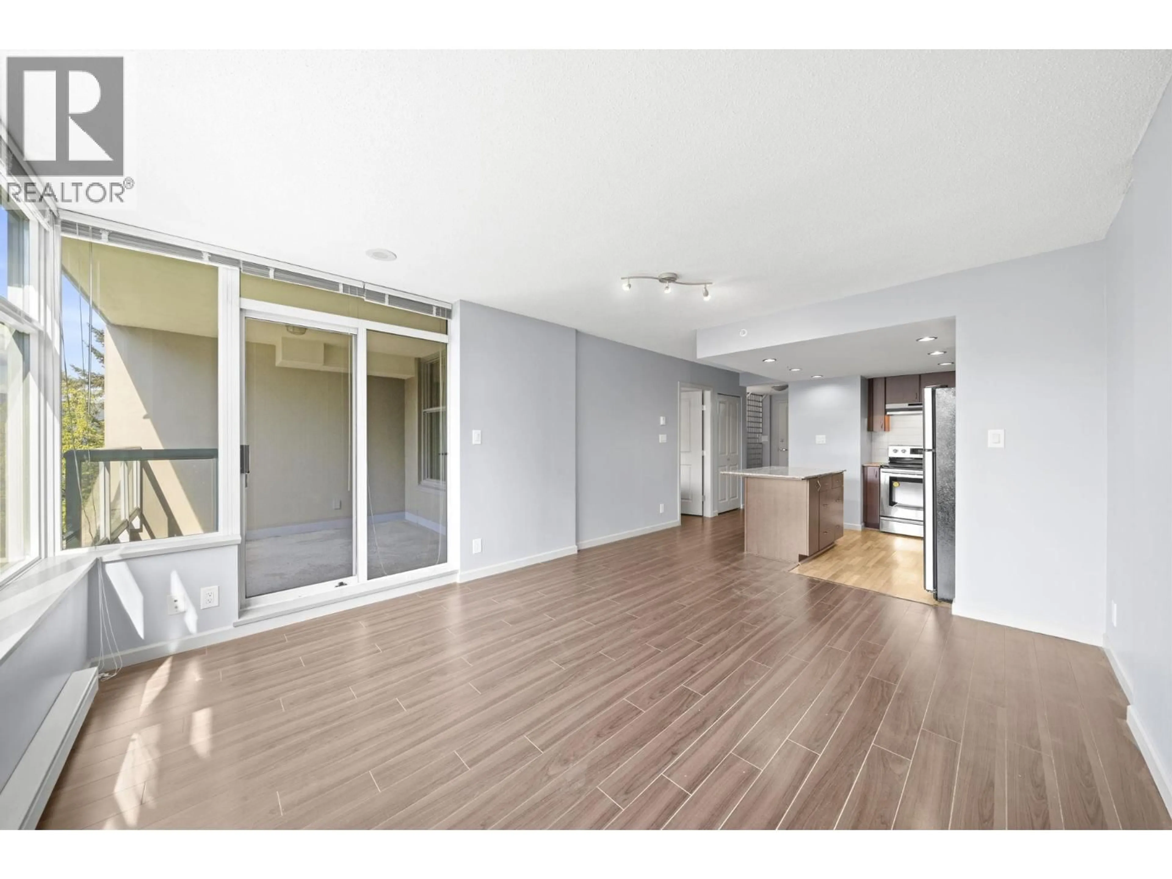 Unknown for 605 - 9262 UNIVERSITY CRESCENT, Burnaby British Columbia V5A0A4