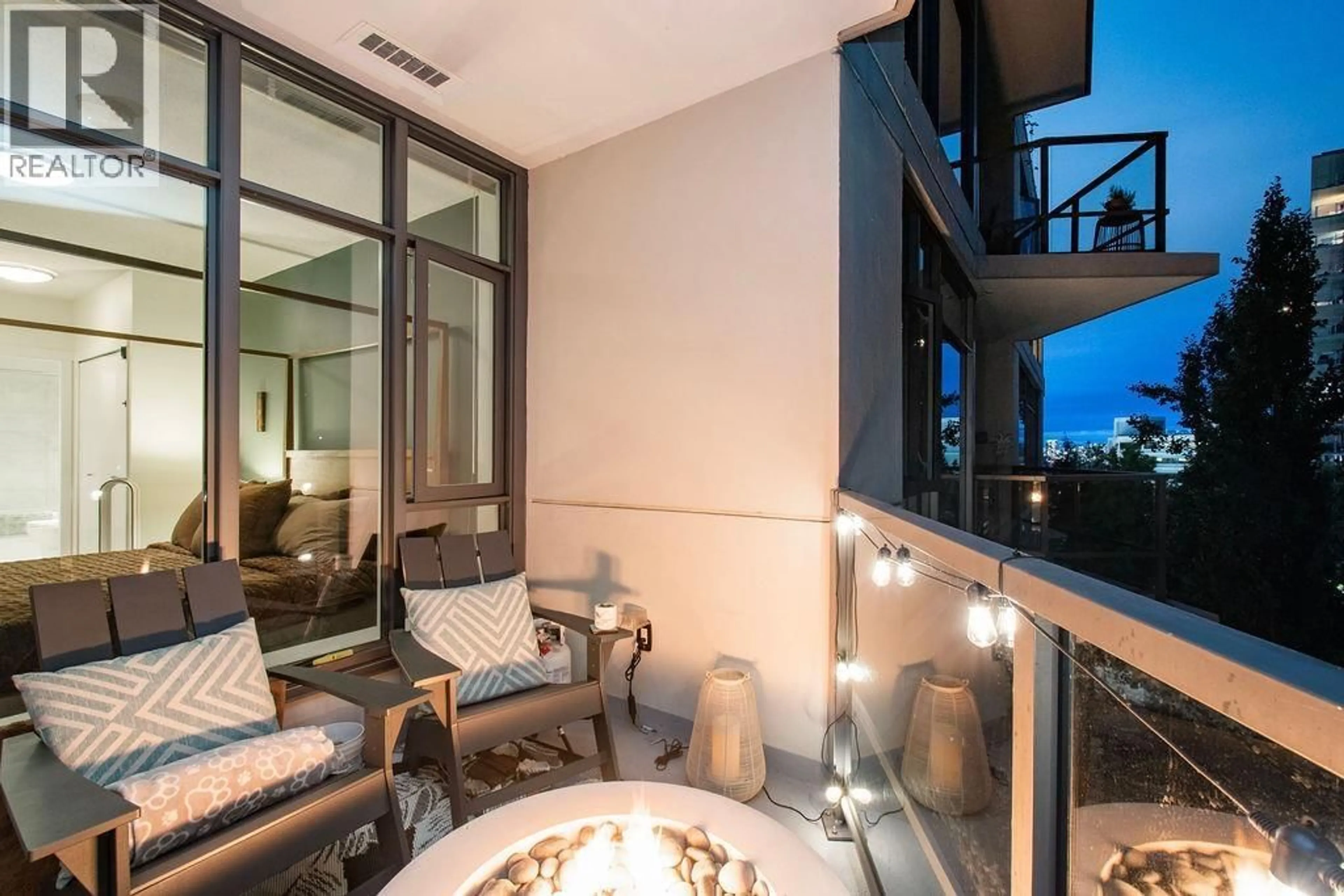 Patio, unknown for 206 - 135 2ND STREET, North Vancouver British Columbia V7M0C5