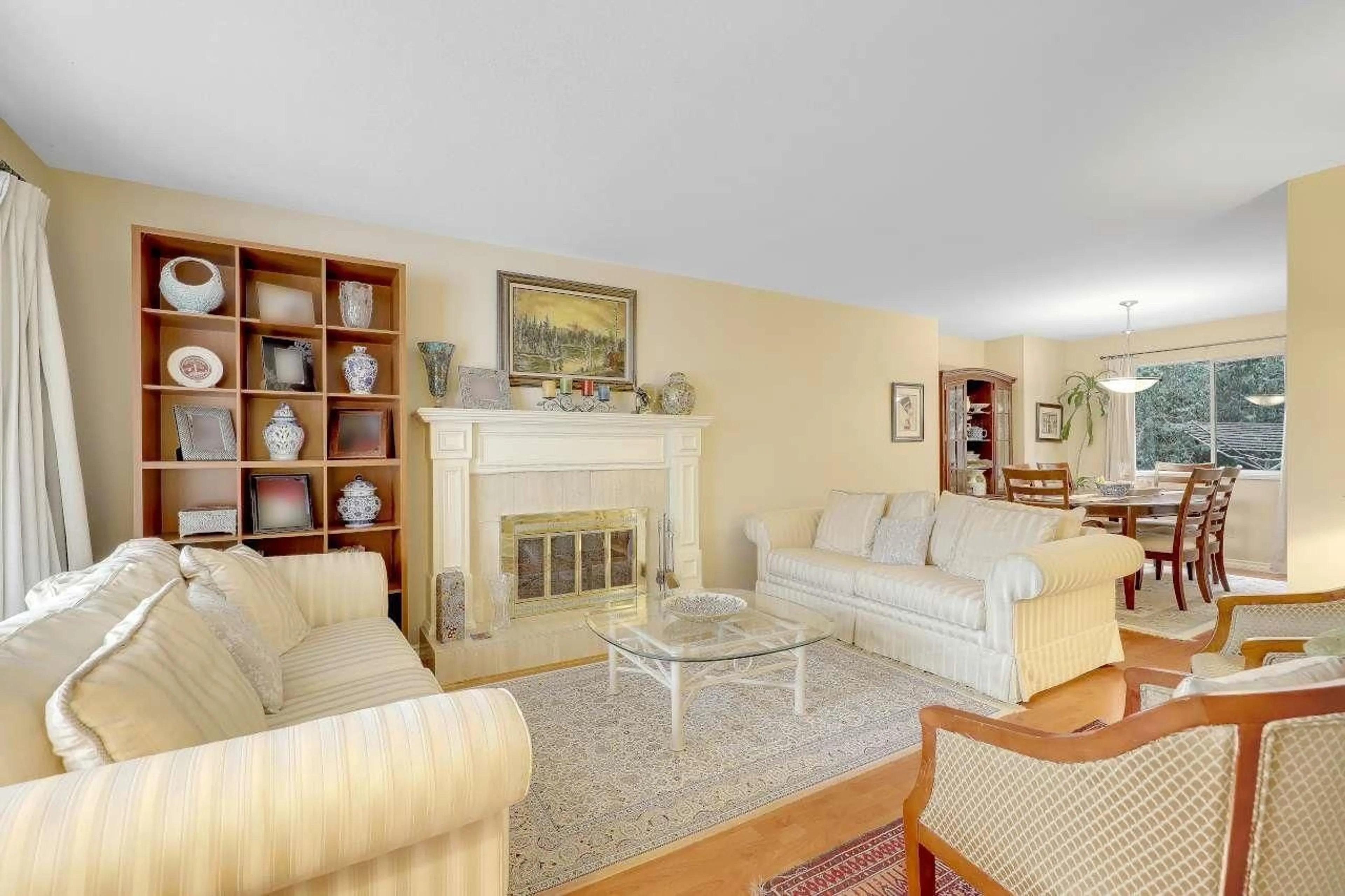 Living room with furniture, unknown for 15870 95 AVENUE, Surrey British Columbia V4N3B9