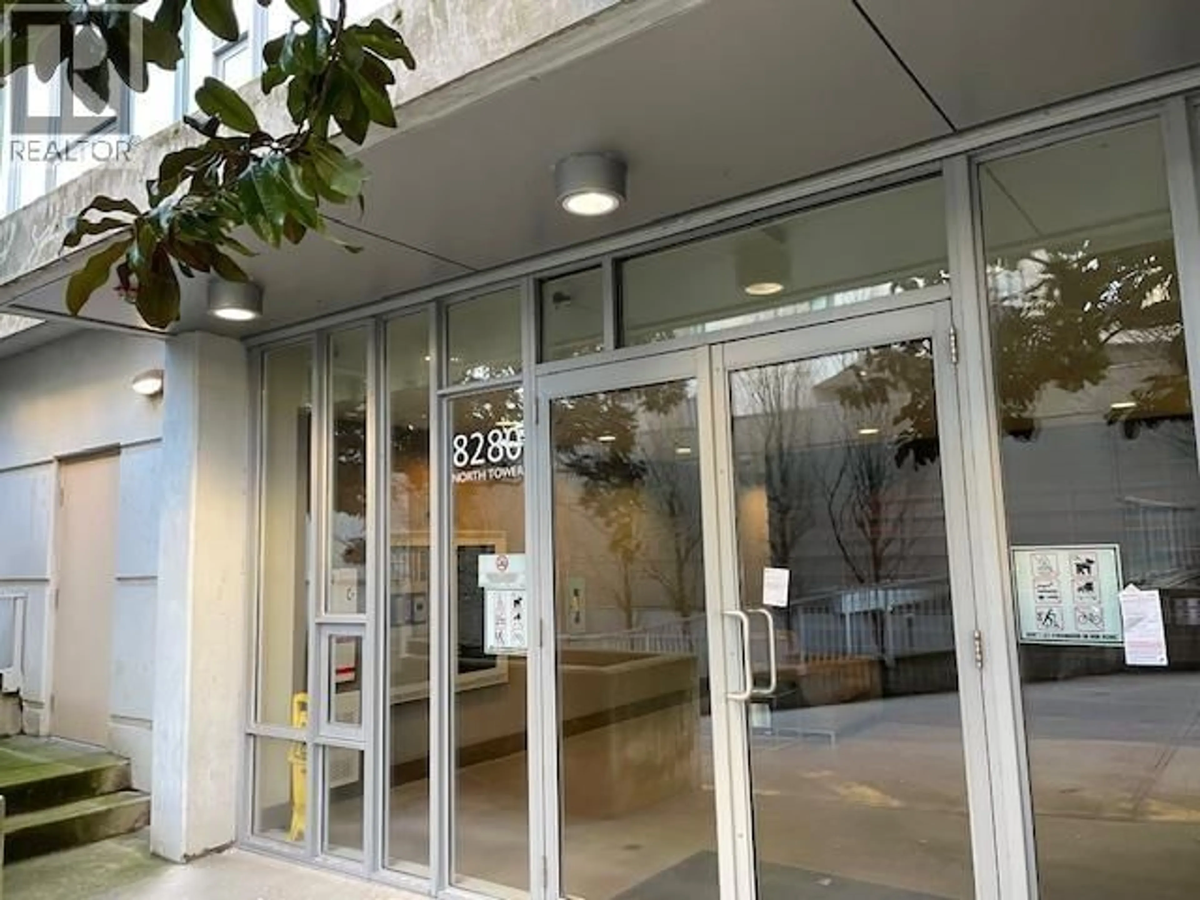 Indoor foyer for 501 - 8280 LANSDOWNE ROAD, Richmond British Columbia V6X0B2