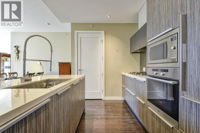 310 - 1616 COLUMBIA STREET, Vancouver 3
