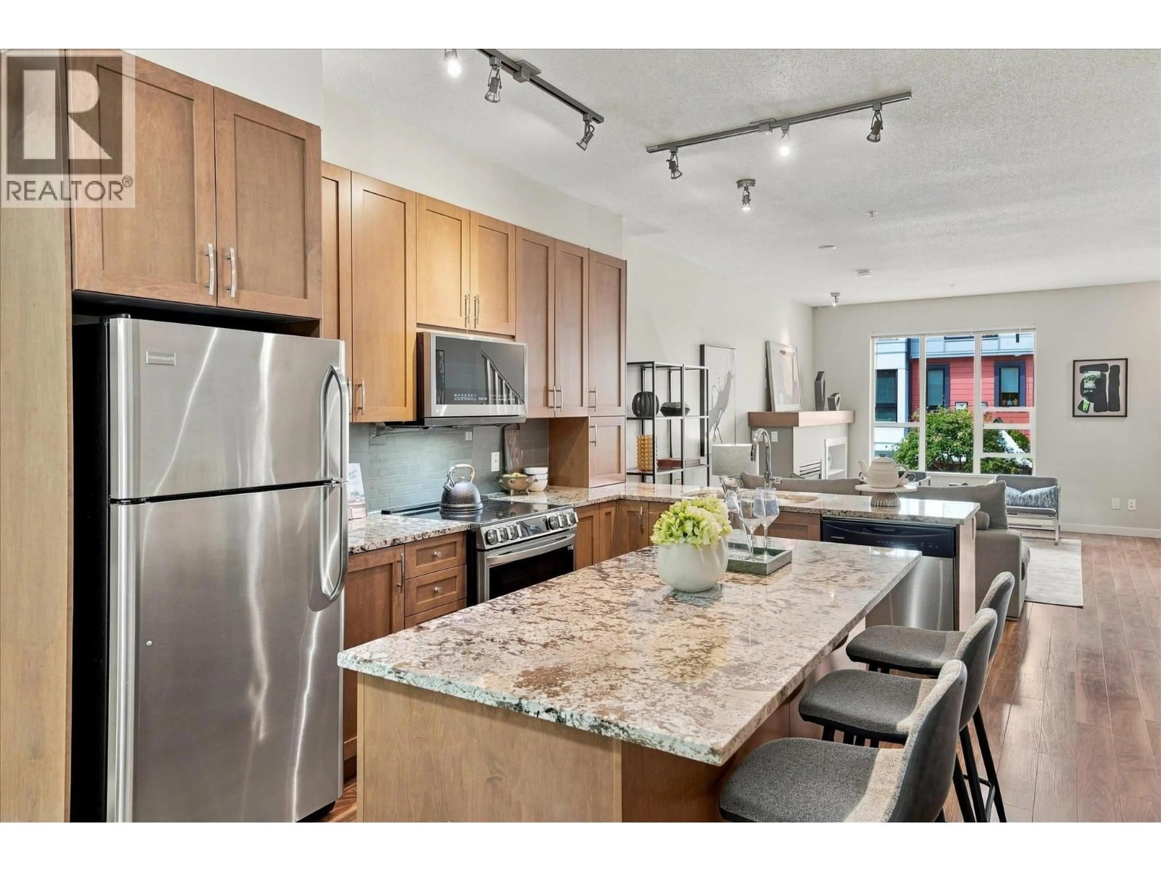 Open concept kitchen, unknown for 38352 EAGLEWIND BOULEVARD, Squamish British Columbia V8B0R8