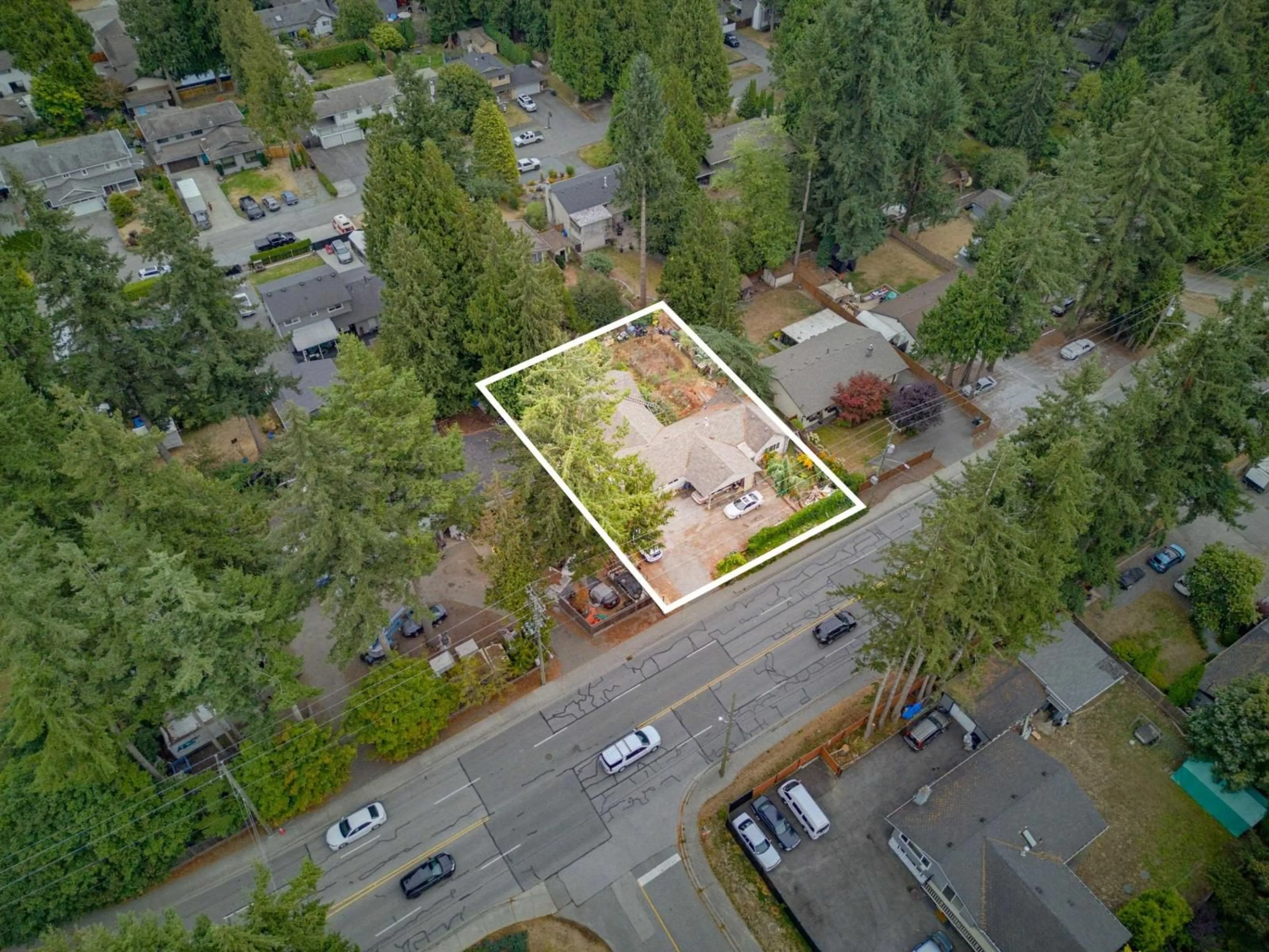A pic from outside/outdoor area/front of a property/back of a property/a pic from drone, street for 3946 200 STREET, Langley British Columbia V3A1K5