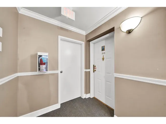 313 - 9763 140 STREET, Surrey 2
