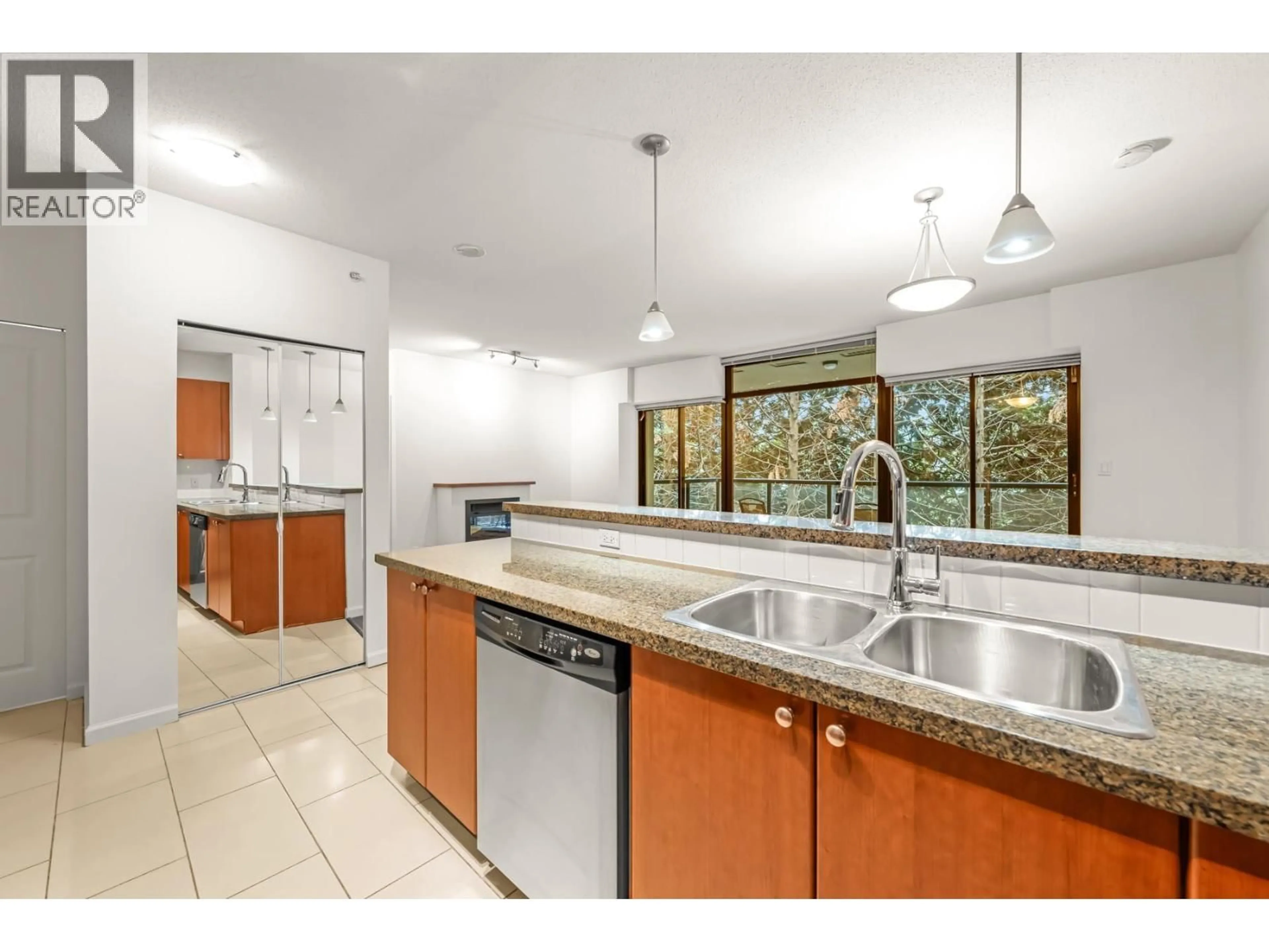 Unknown for 402 - 11 E ROYAL AVENUE, New Westminster British Columbia V3L0A8