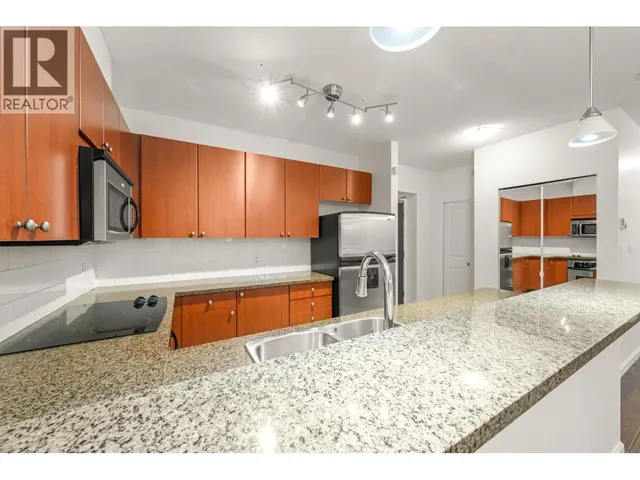 402 - 11 E ROYAL AVENUE, New Westminster 5