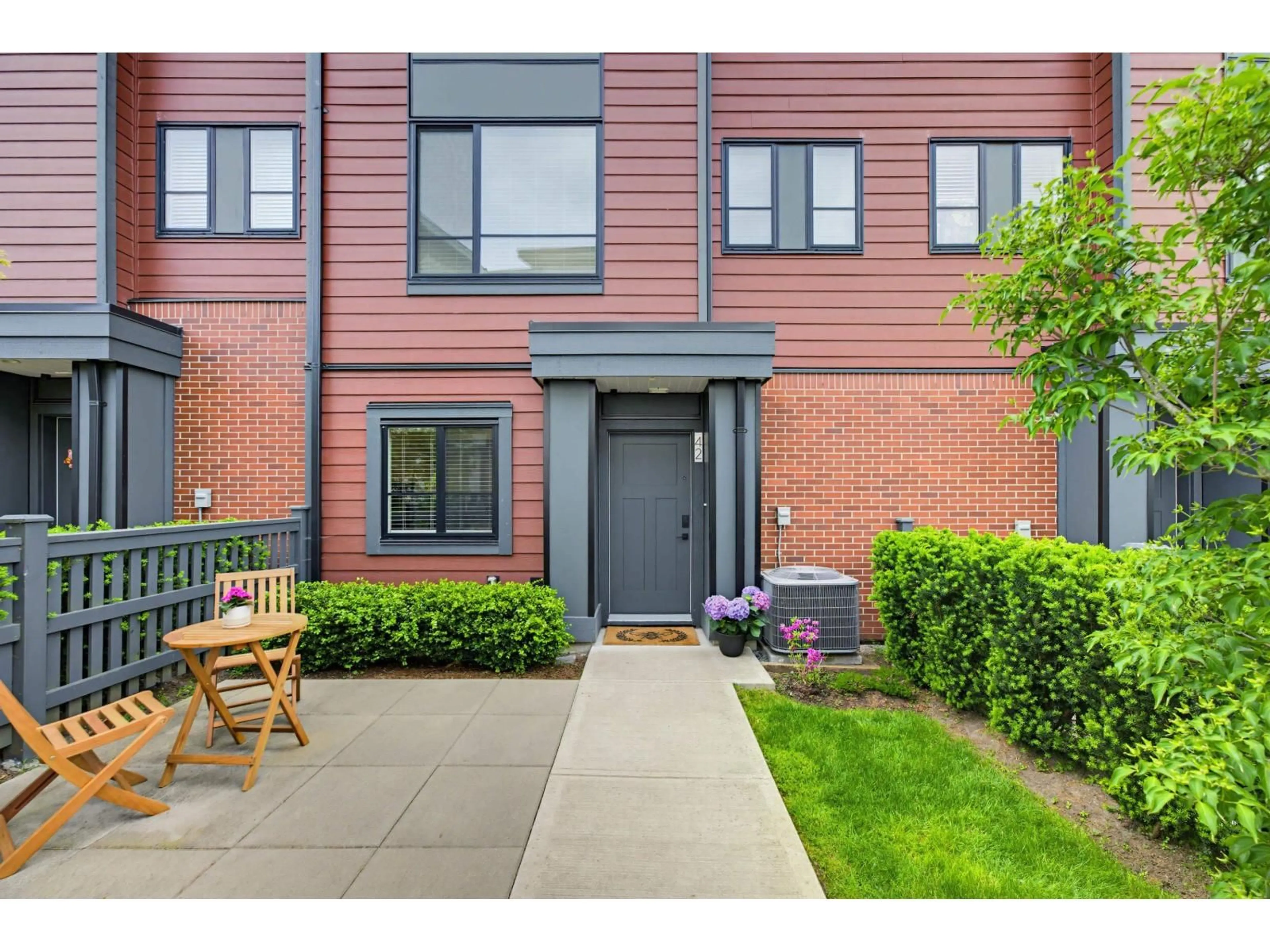 Patio, street for 42 - 19897 75A AVENUE, Langley British Columbia V2Y3S2