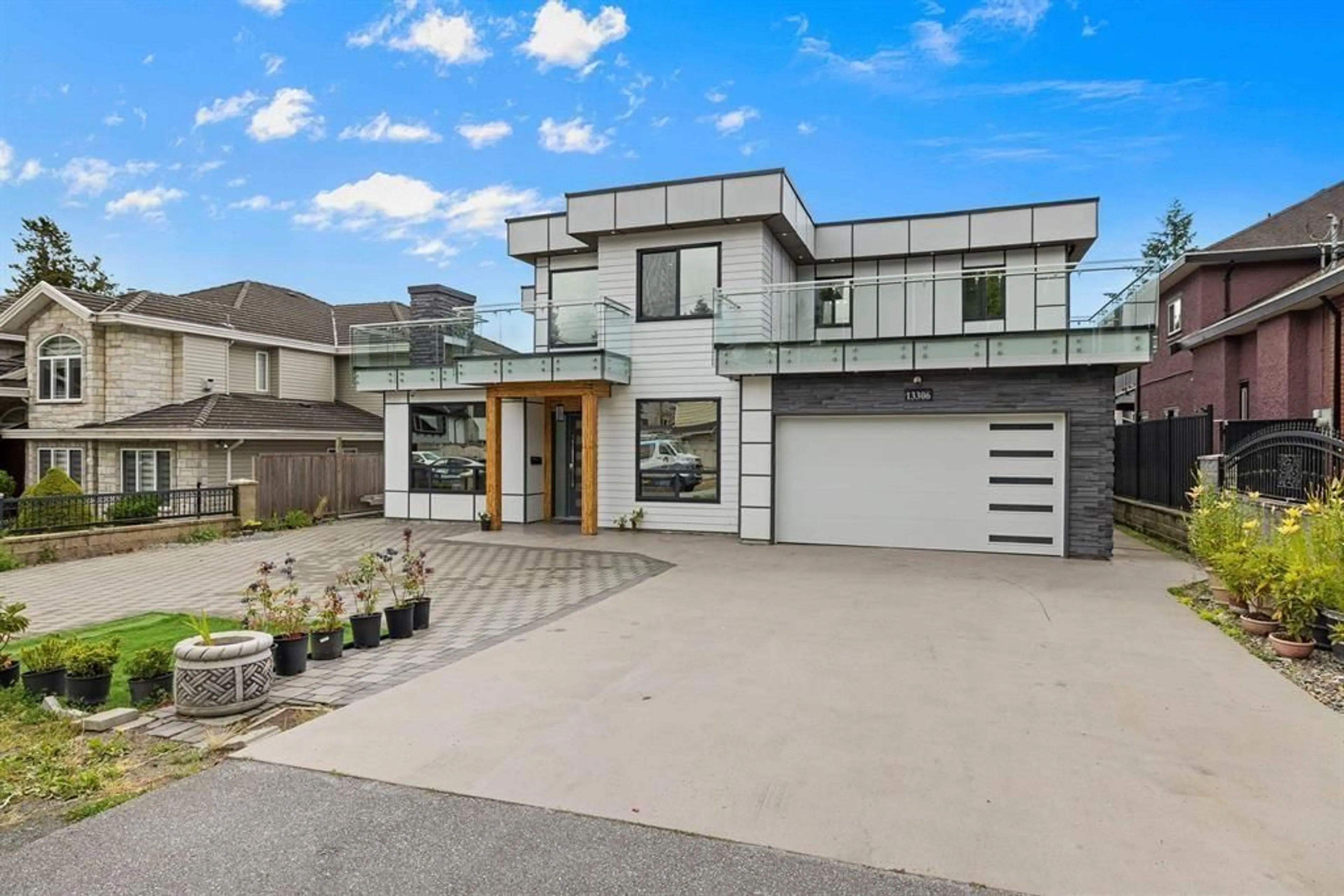 Unknown for 13306 90 AVENUE, Surrey British Columbia V3V1C1