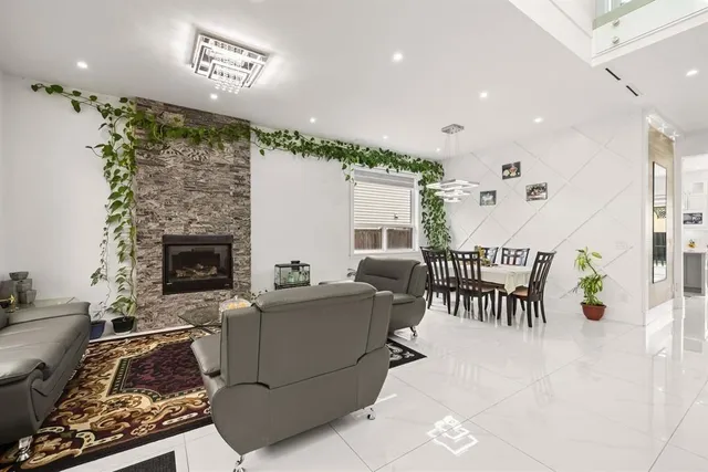 13306 90 AVENUE, Surrey 5