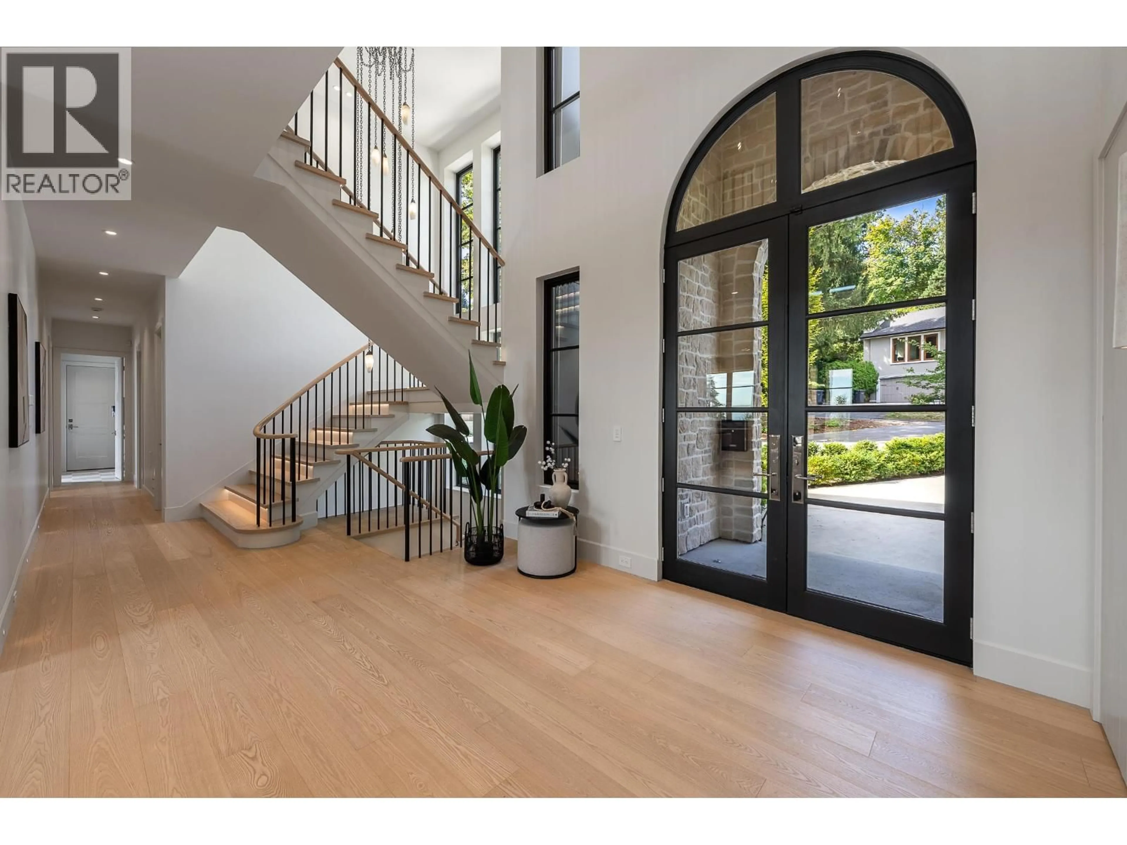 Indoor entryway for 2976 LAZY A STREET, Coquitlam British Columbia V3C3N7