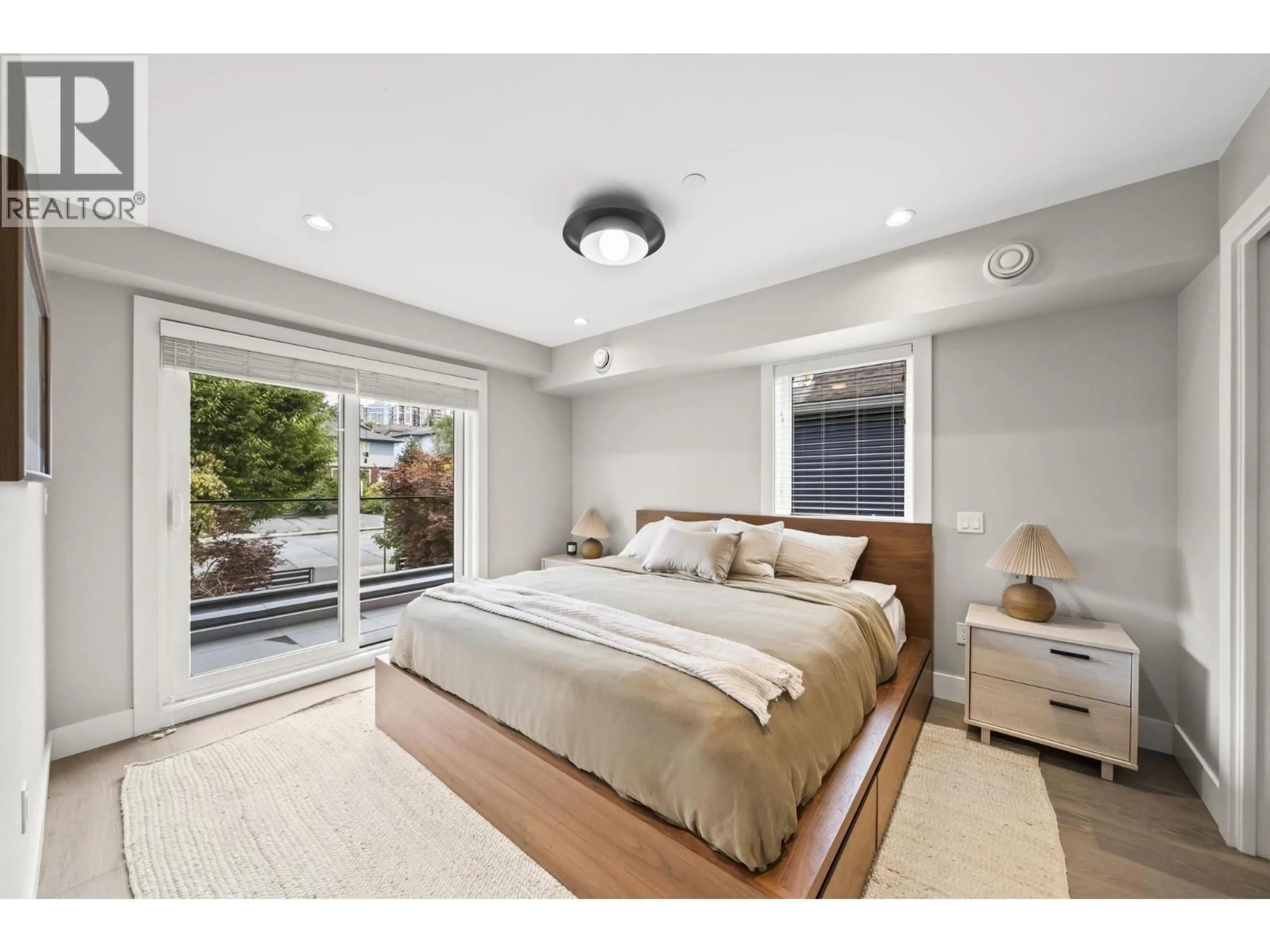 Bedroom with bed, unknown for 2 - 233 5TH STREET, North Vancouver British Columbia V7M1J9