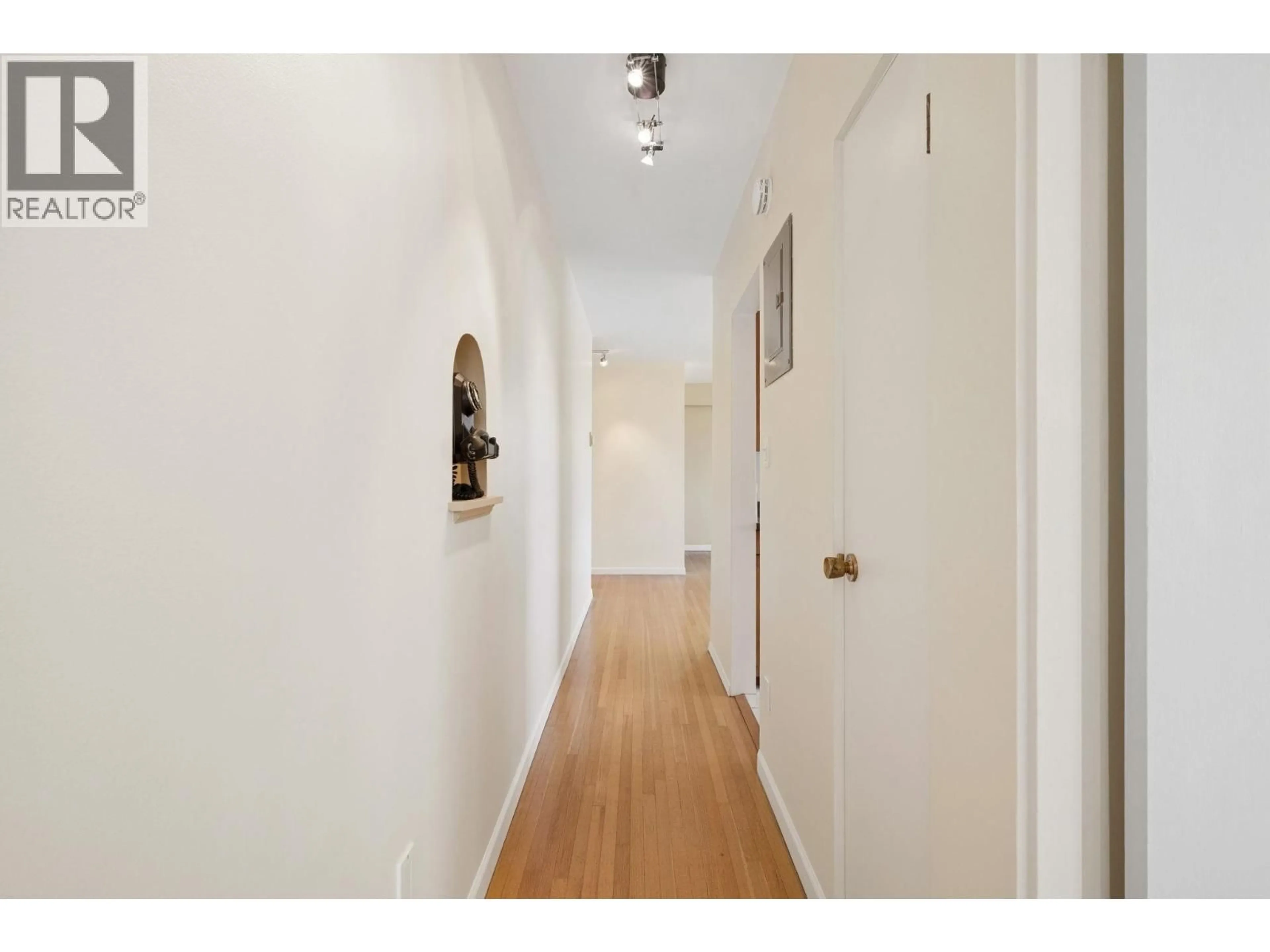 Indoor entryway for 401 - 1315 CARDERO STREET, Vancouver British Columbia V6G2J2