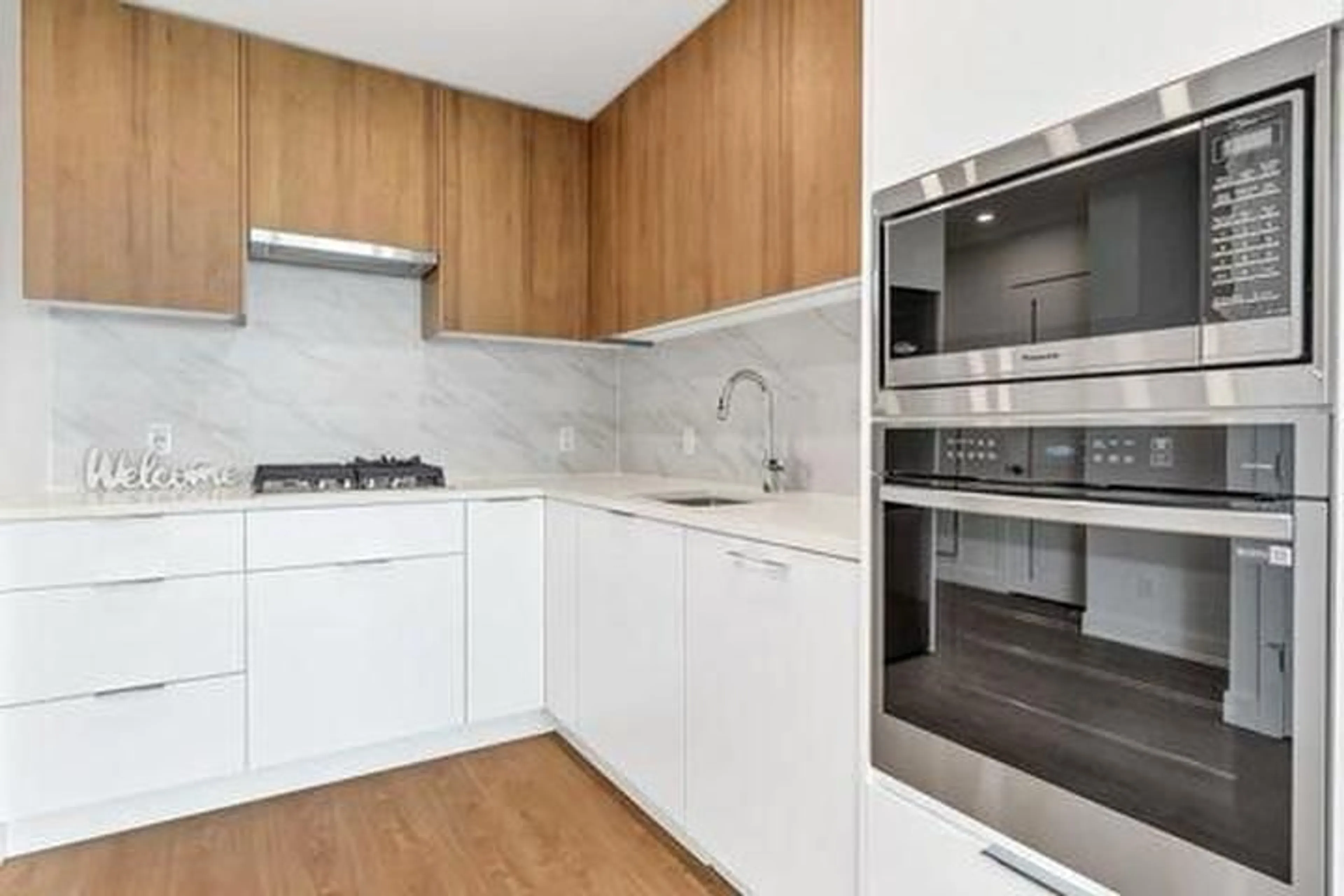 Standard kitchen, wood/laminate floor for 2007 - 13359 OLD YALE ROAD, Surrey British Columbia V3T0S4