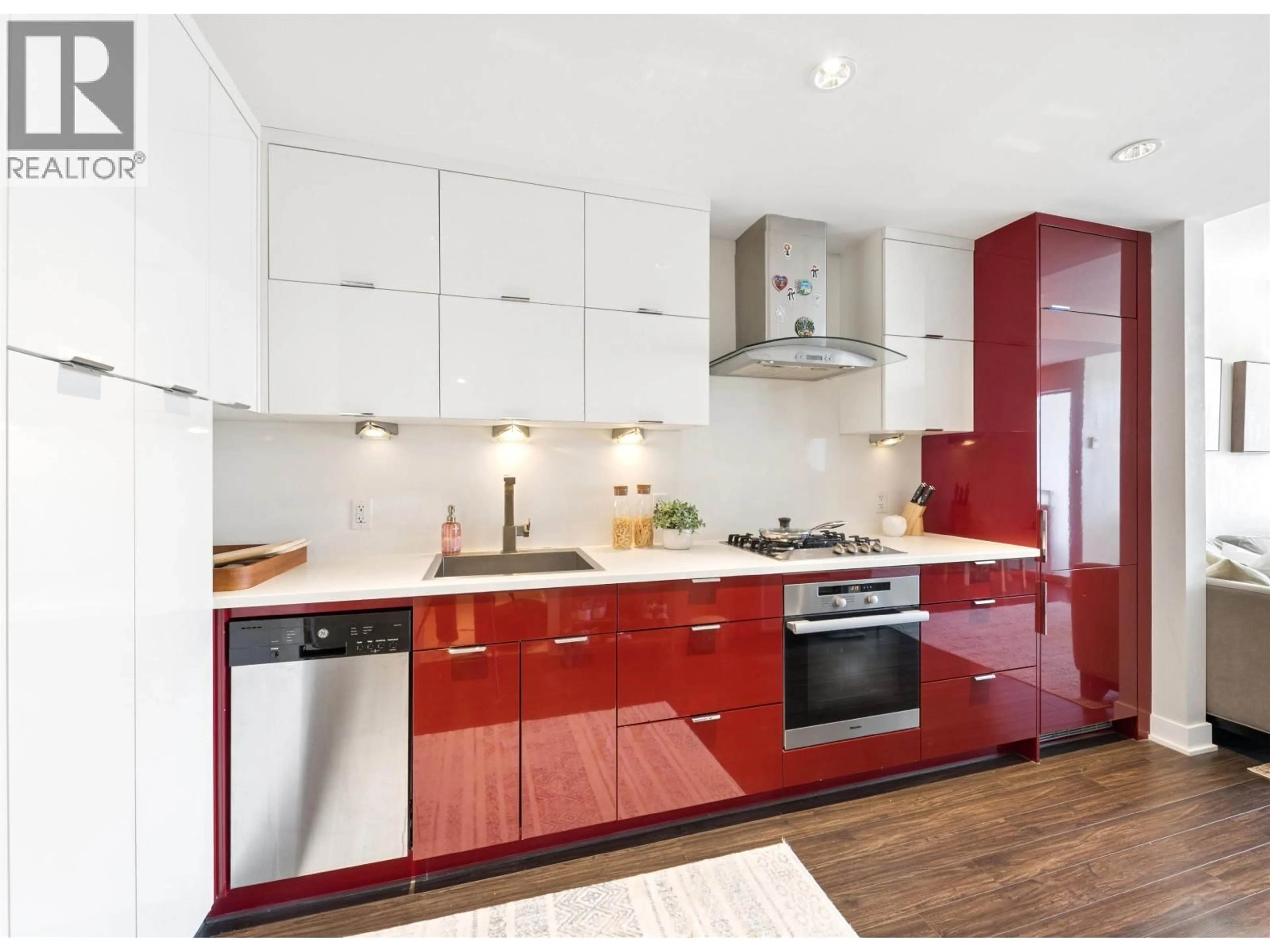 Contemporary kitchen, unknown for 811 - 1777 7TH AVENUE, Vancouver British Columbia V6J0E5