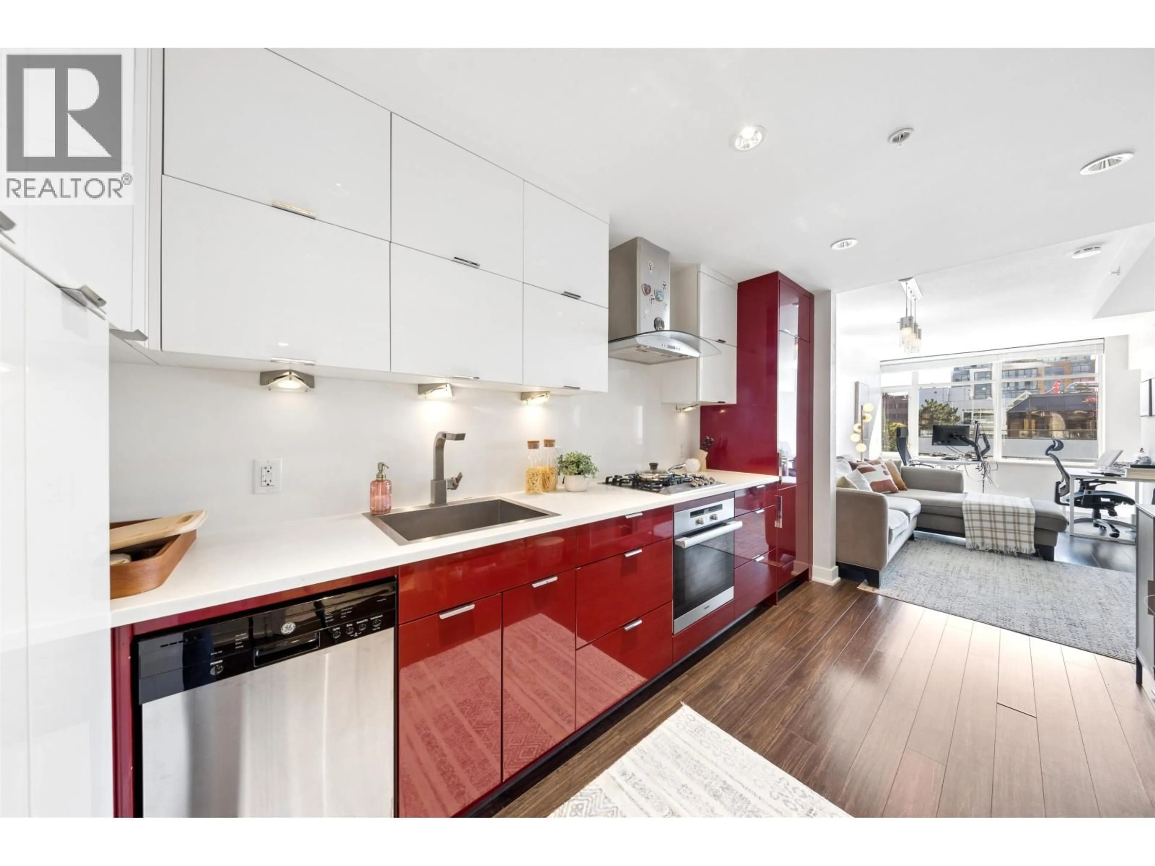 Contemporary kitchen, unknown for 811 - 1777 7TH AVENUE, Vancouver British Columbia V6J0E5