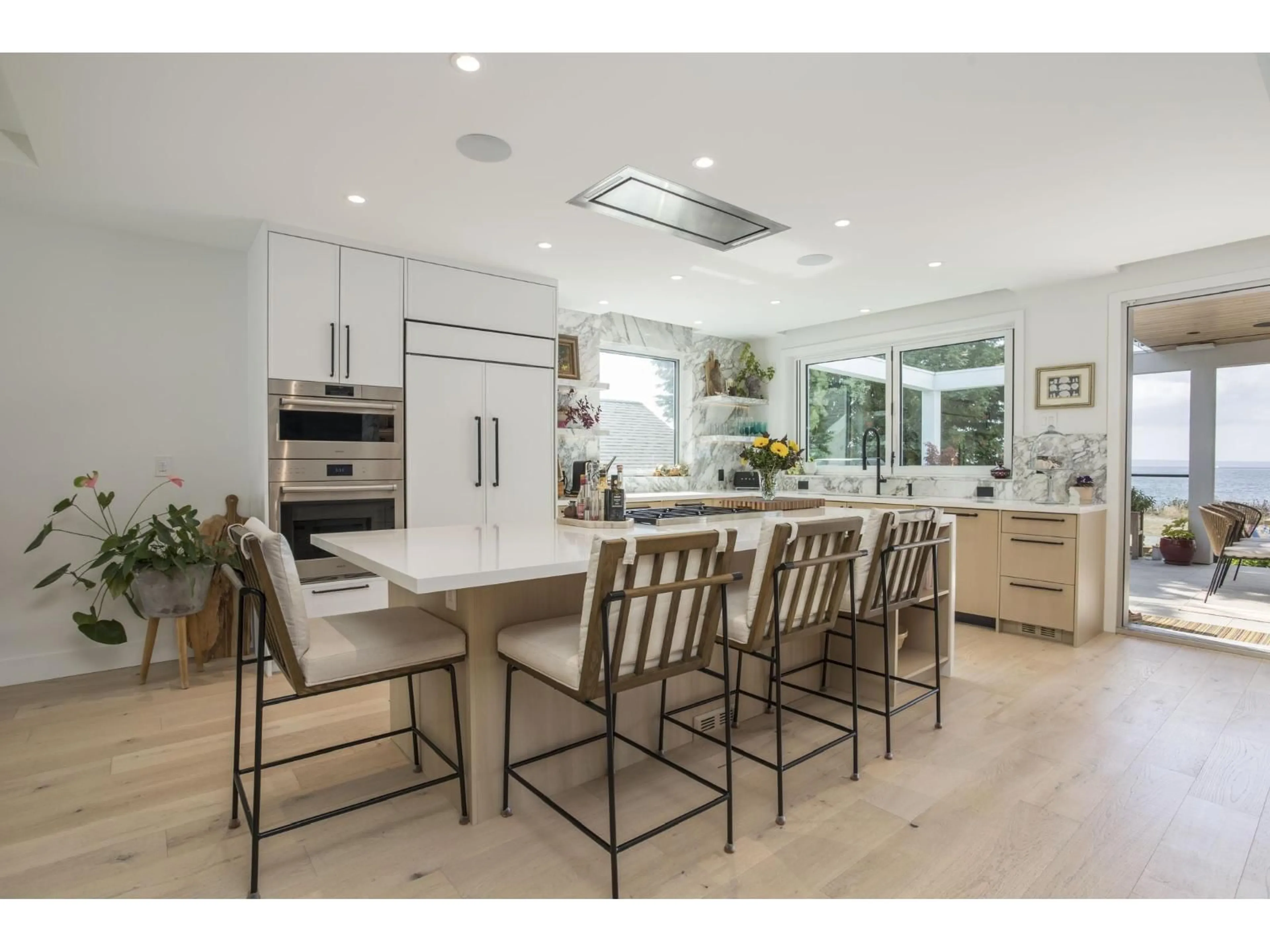 Open concept kitchen, unknown for 2670 O'HARA LANE, Surrey British Columbia V4A3E3