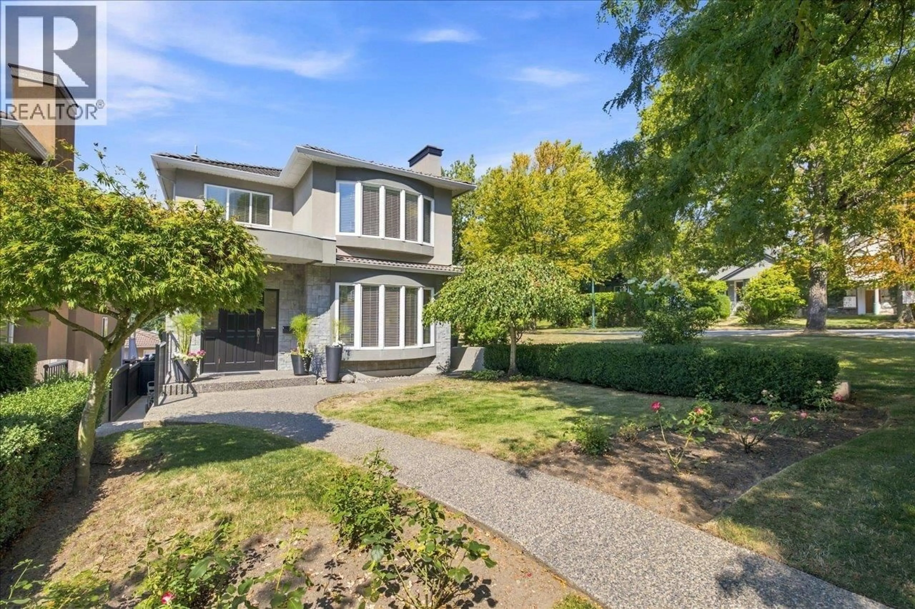 A pic from outside/outdoor area/front of a property/back of a property/a pic from drone, street for 3493 OXFORD STREET, Vancouver British Columbia V5K1N8