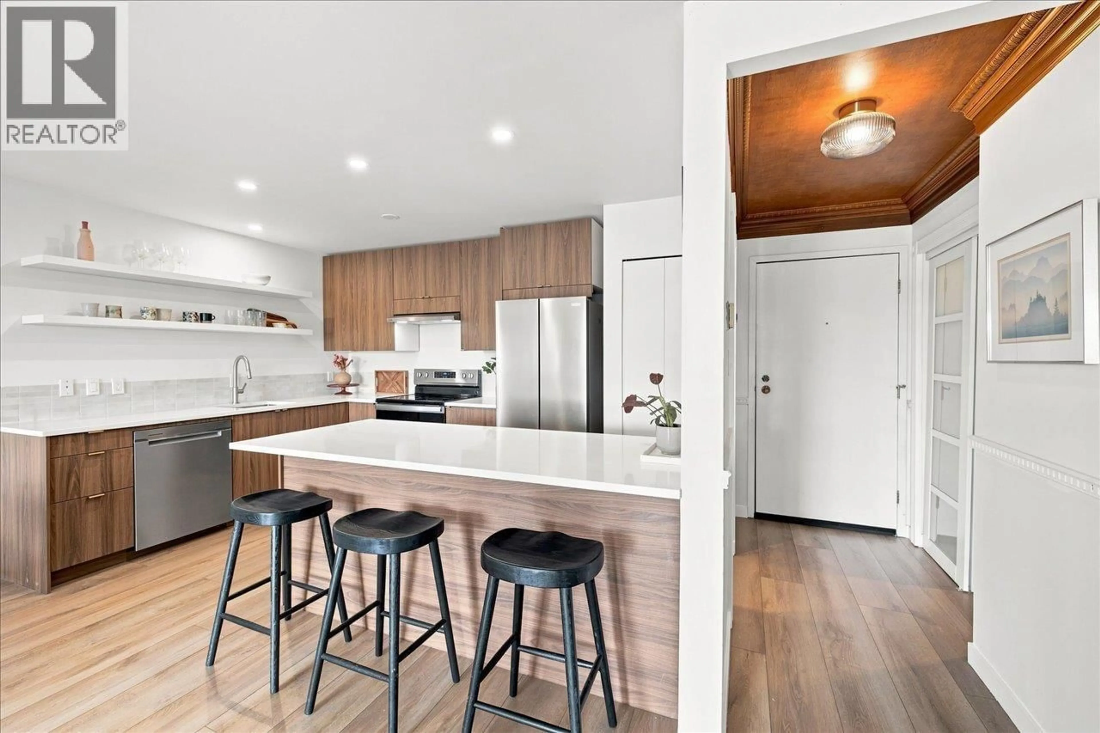 Open concept kitchen, unknown for 207 - 236 2ND STREET, North Vancouver British Columbia V7M1C6