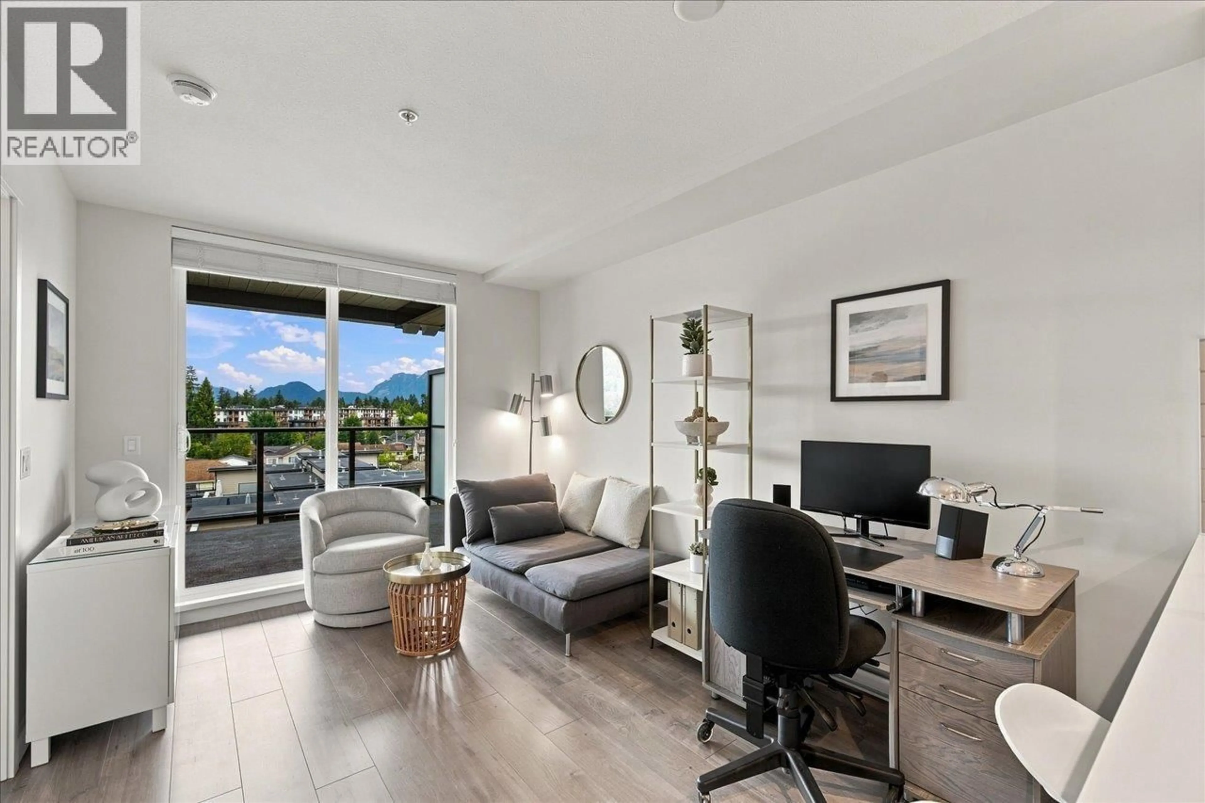 Living room with furniture, unknown for 601 - 707 COMO LAKE AVENUE, Coquitlam British Columbia V3J0J5
