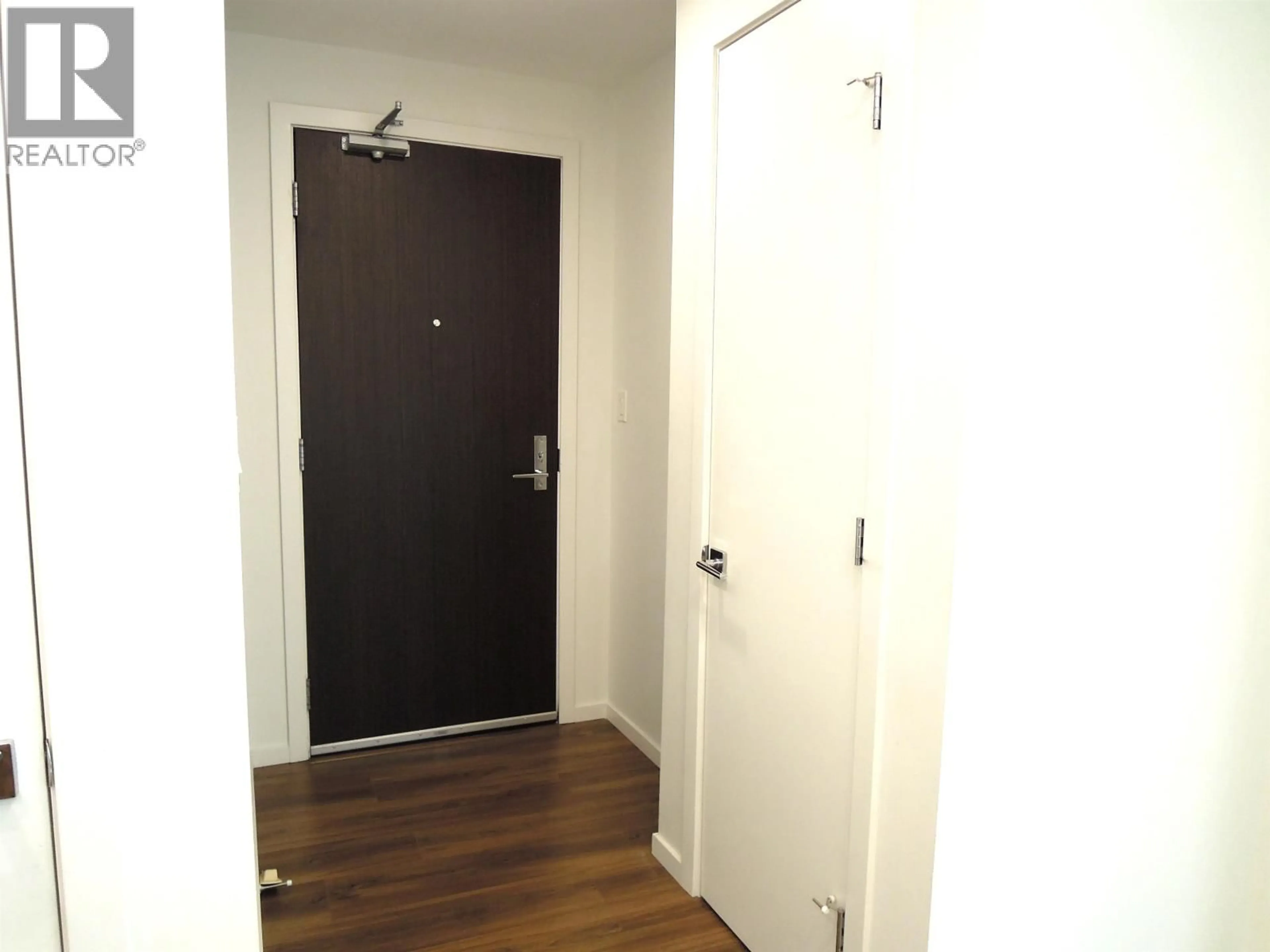 Indoor foyer for 2103 - 1888 GILMORE AVENUE, Burnaby British Columbia V5C0L2