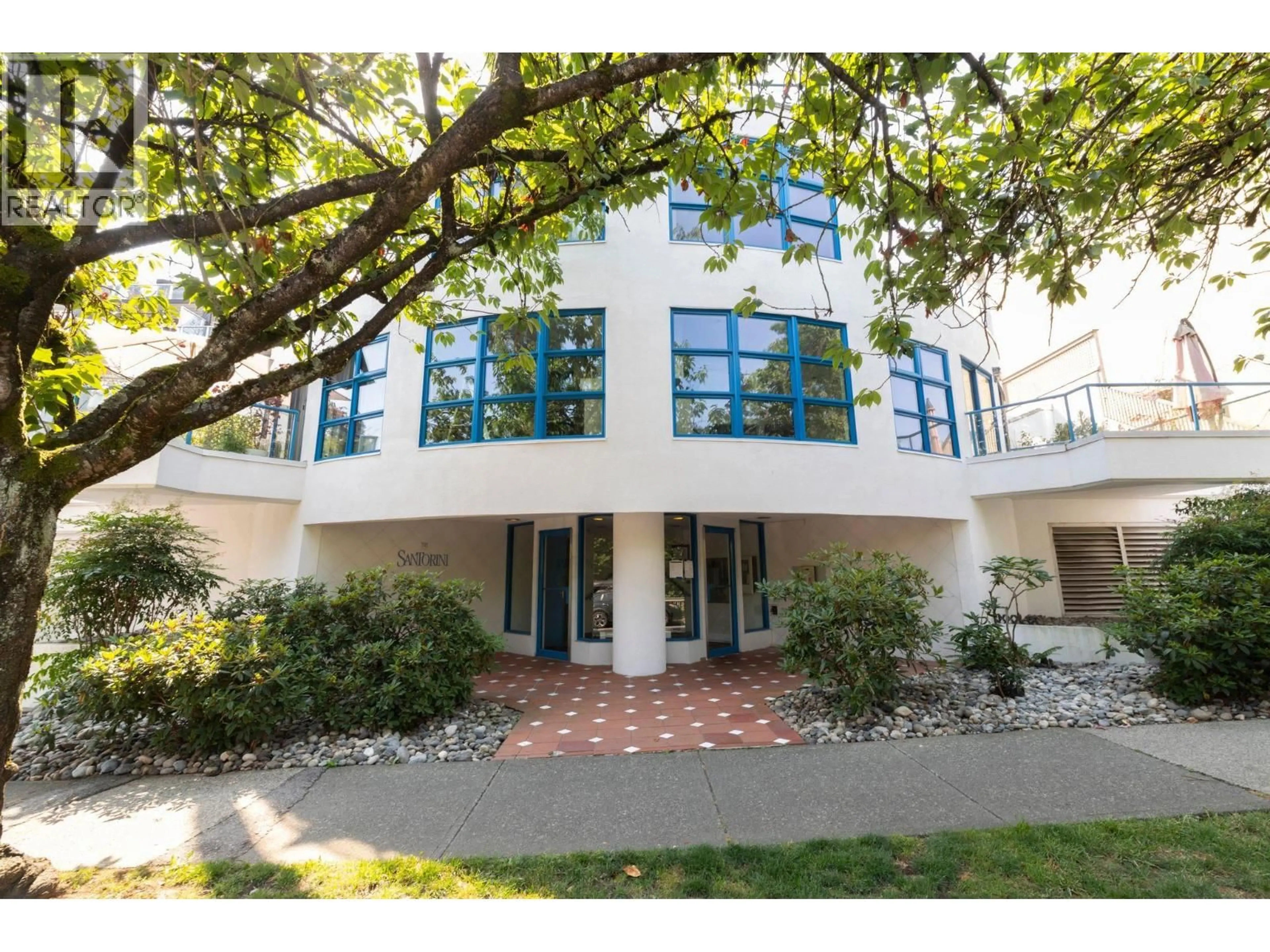 Indoor foyer for P1 - 1038 7TH AVENUE, Vancouver British Columbia V6H1B3