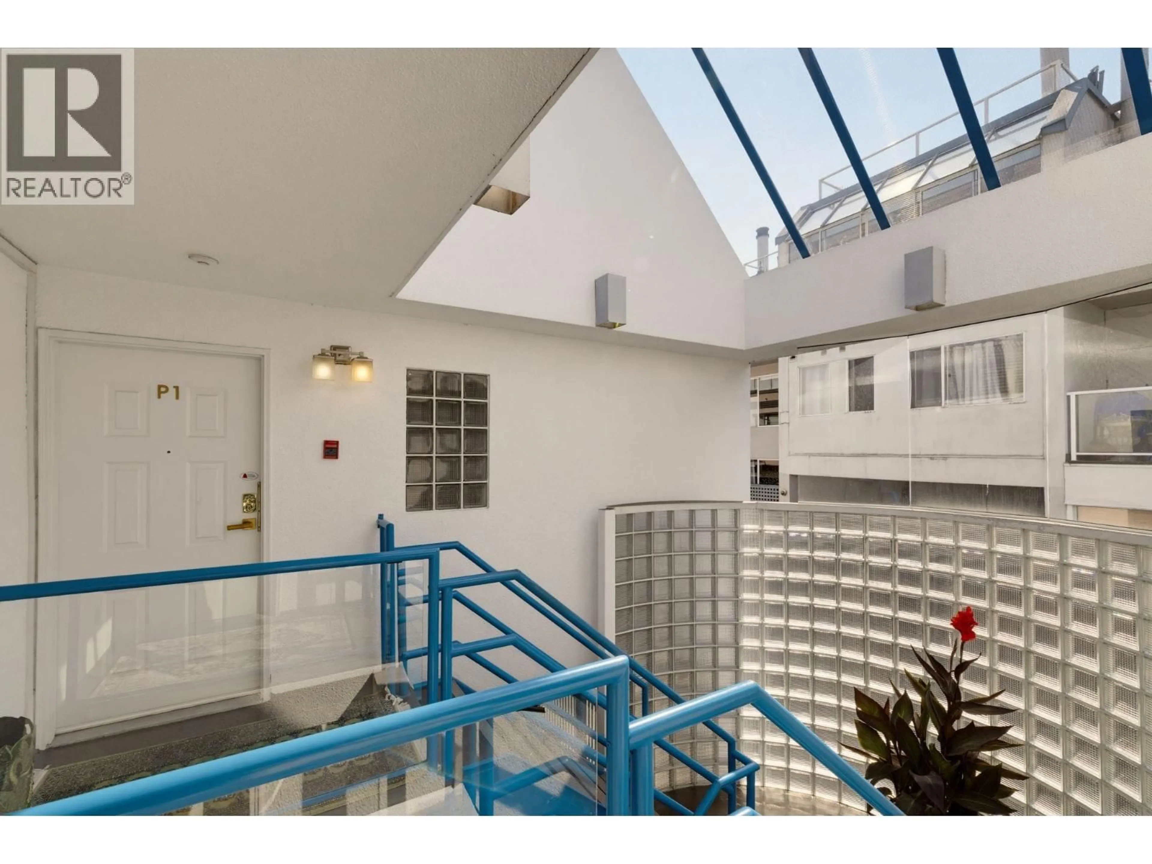 Indoor foyer for P1 - 1038 7TH AVENUE, Vancouver British Columbia V6H1B3