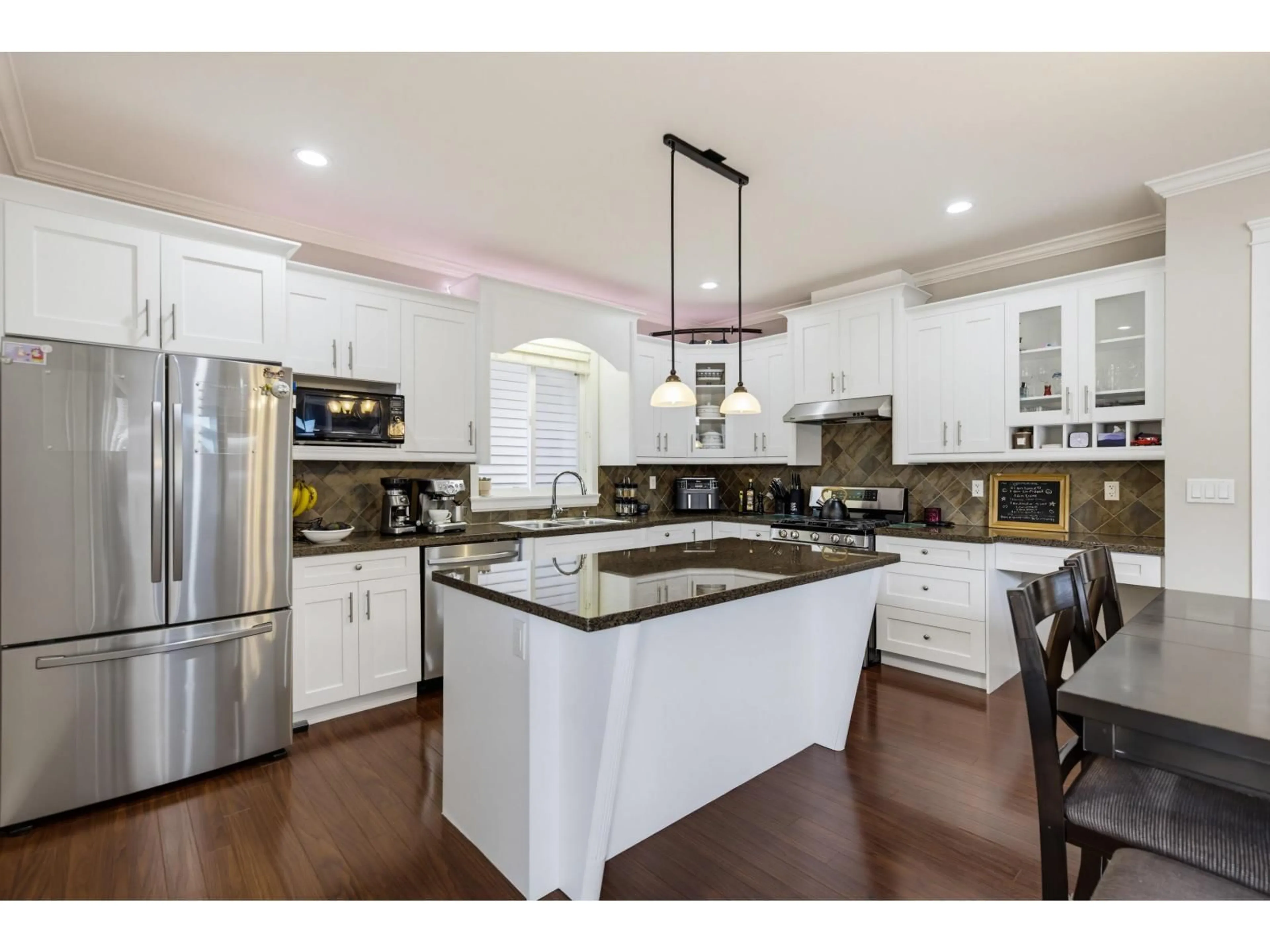 Open concept kitchen, unknown for 6723 194 STREET, Surrey British Columbia V4N5W5