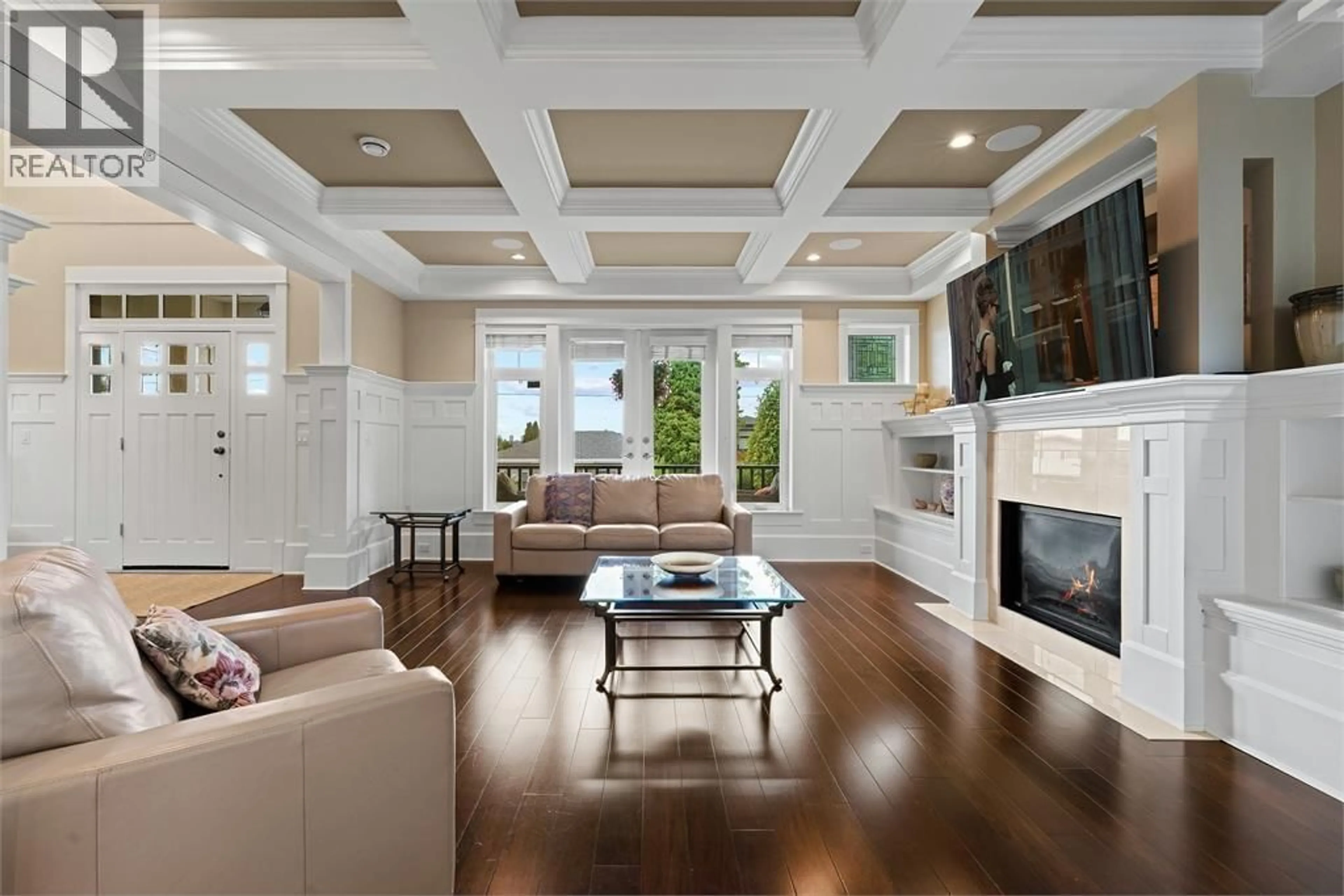 Living room with furniture, unknown for 6191 WINCH STREET, Burnaby British Columbia V5B2L4