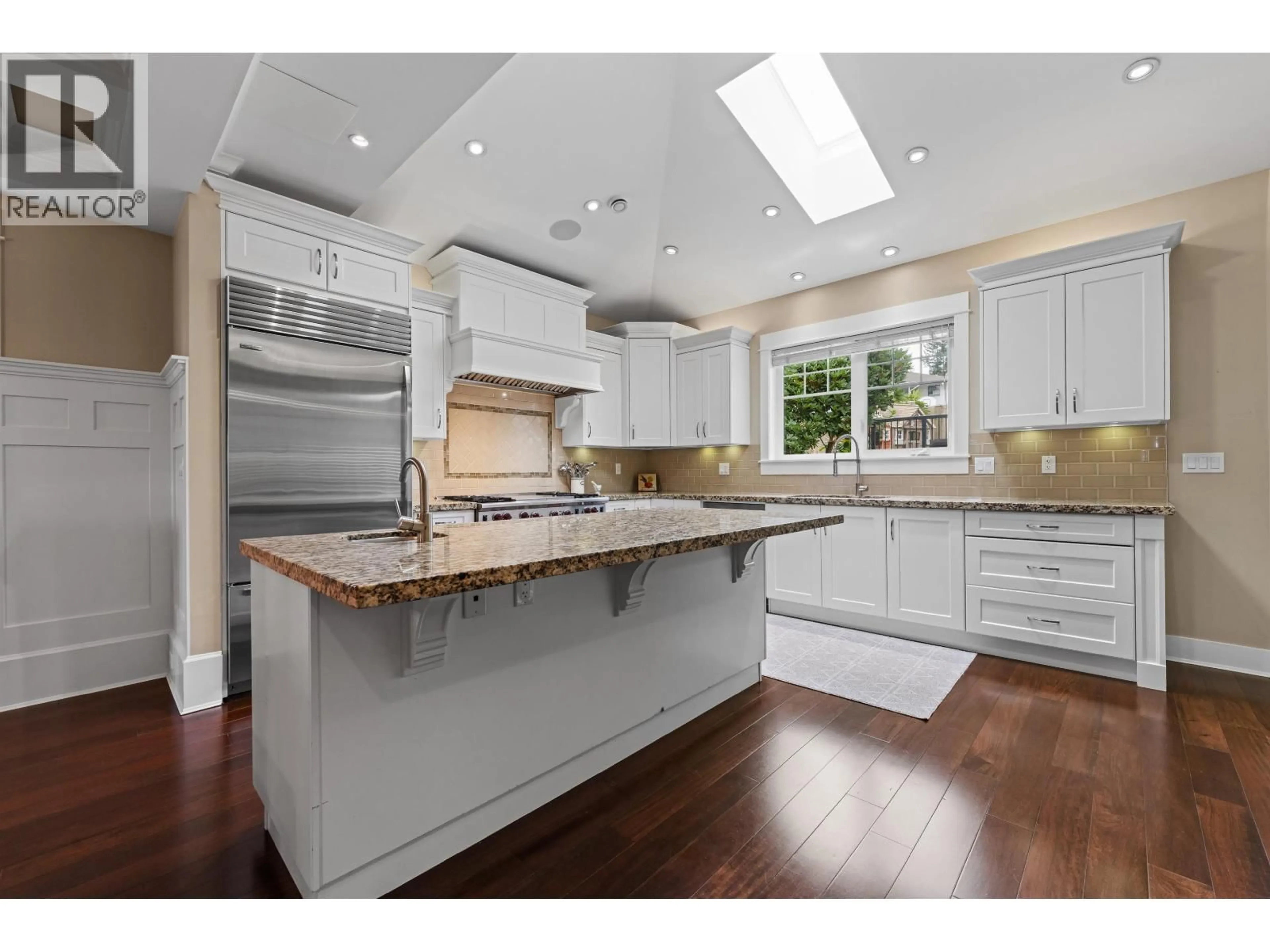 Open concept kitchen, unknown for 6191 WINCH STREET, Burnaby British Columbia V5B2L4