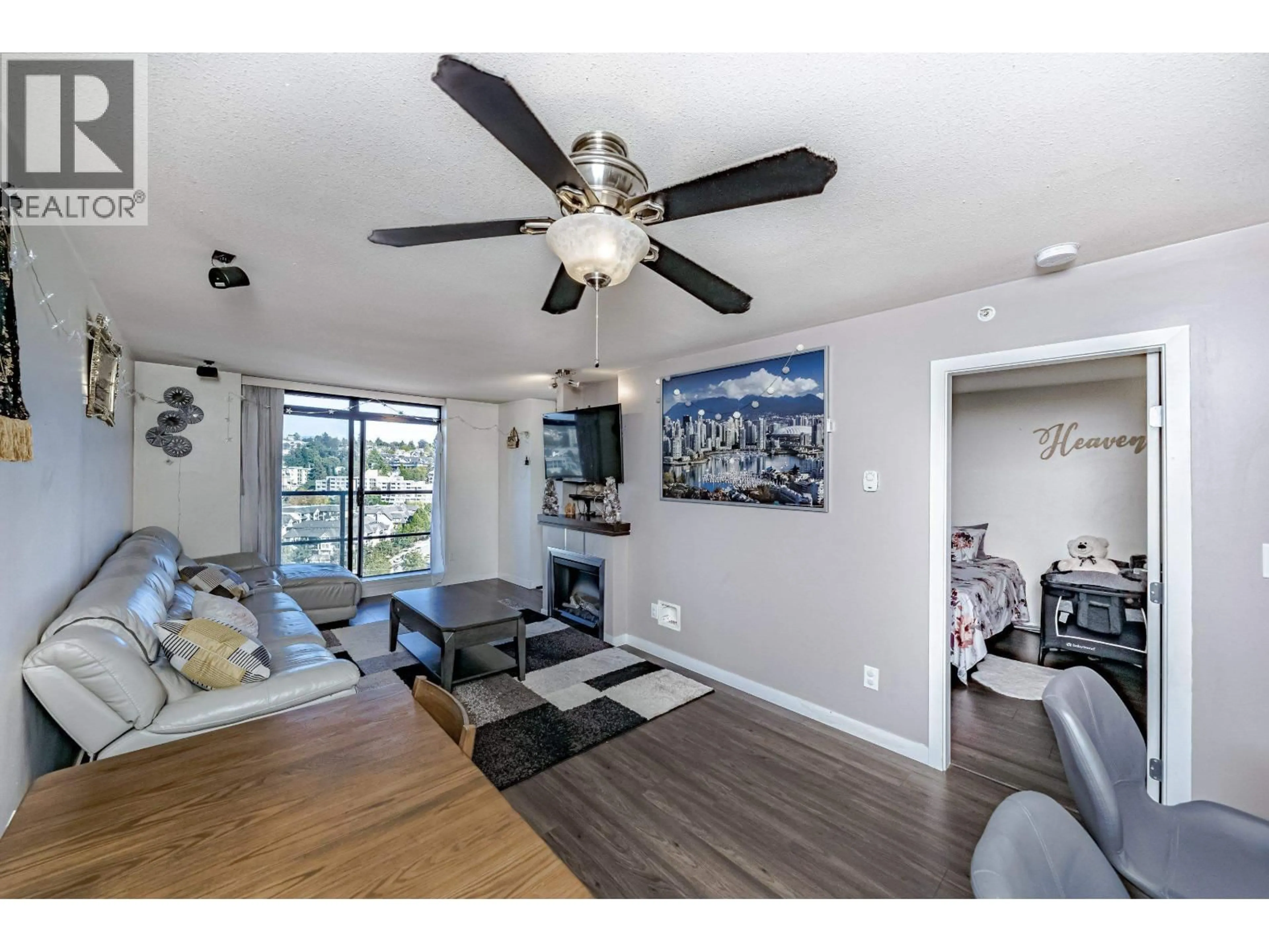 Living room with furniture, wood/laminate floor for 1508 - 1 RENAISSANCE SQUARE, New Westminster British Columbia V3M0B6