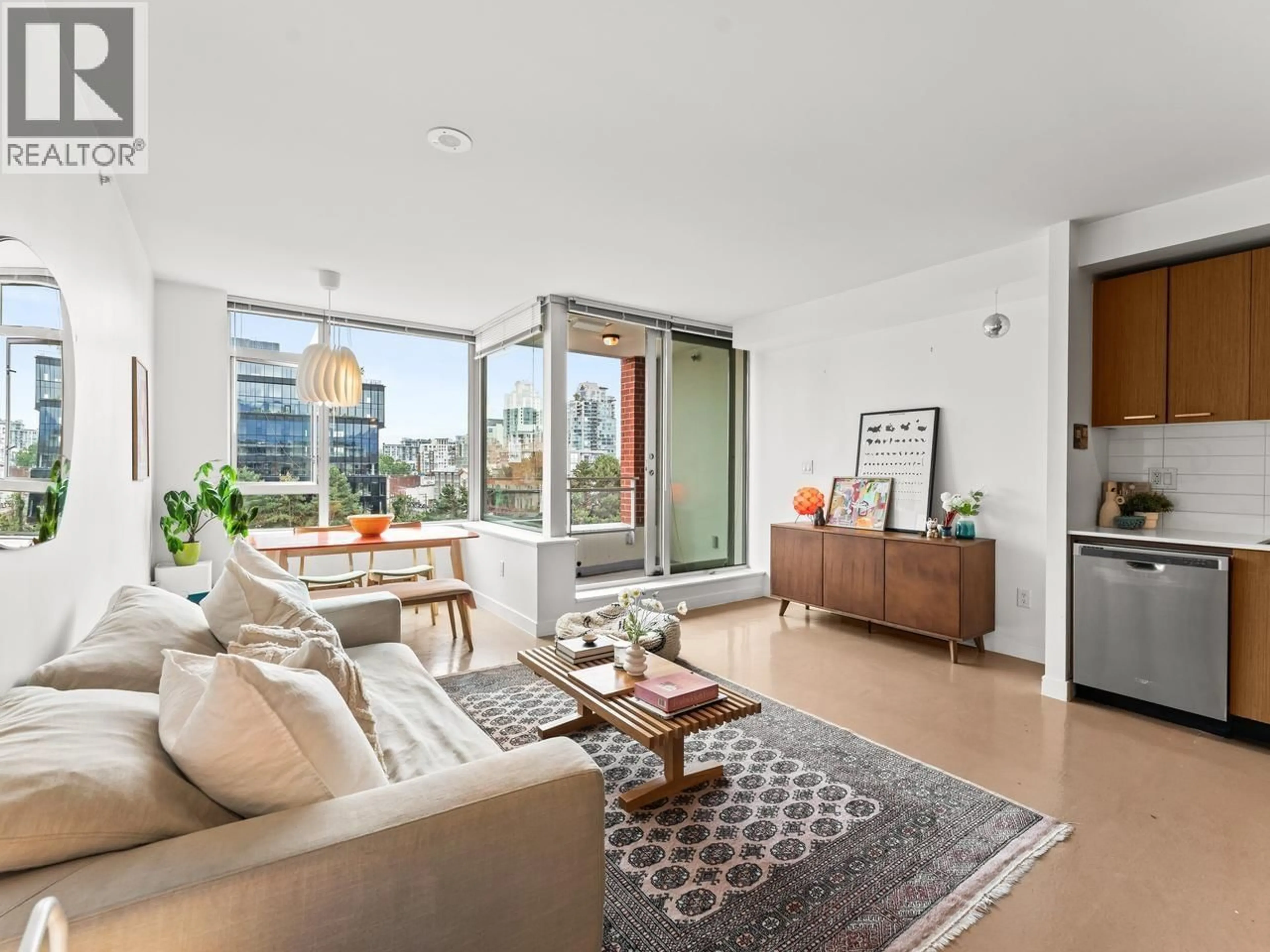 Living room with furniture, unknown for 715 - 221 UNION STREET, Vancouver British Columbia V6A0B4