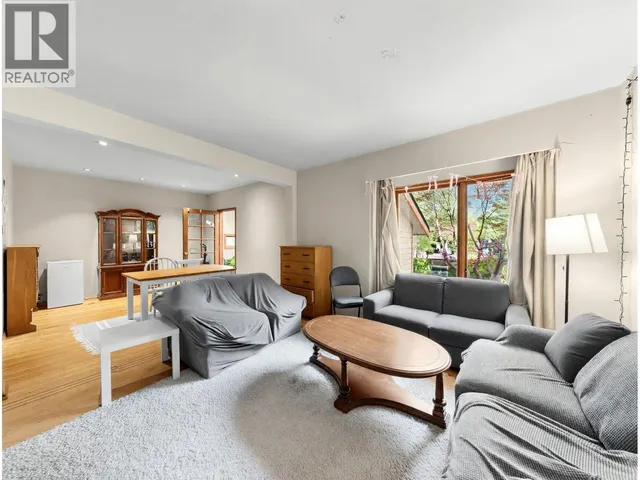 4058 17TH AVENUE, Vancouver 3