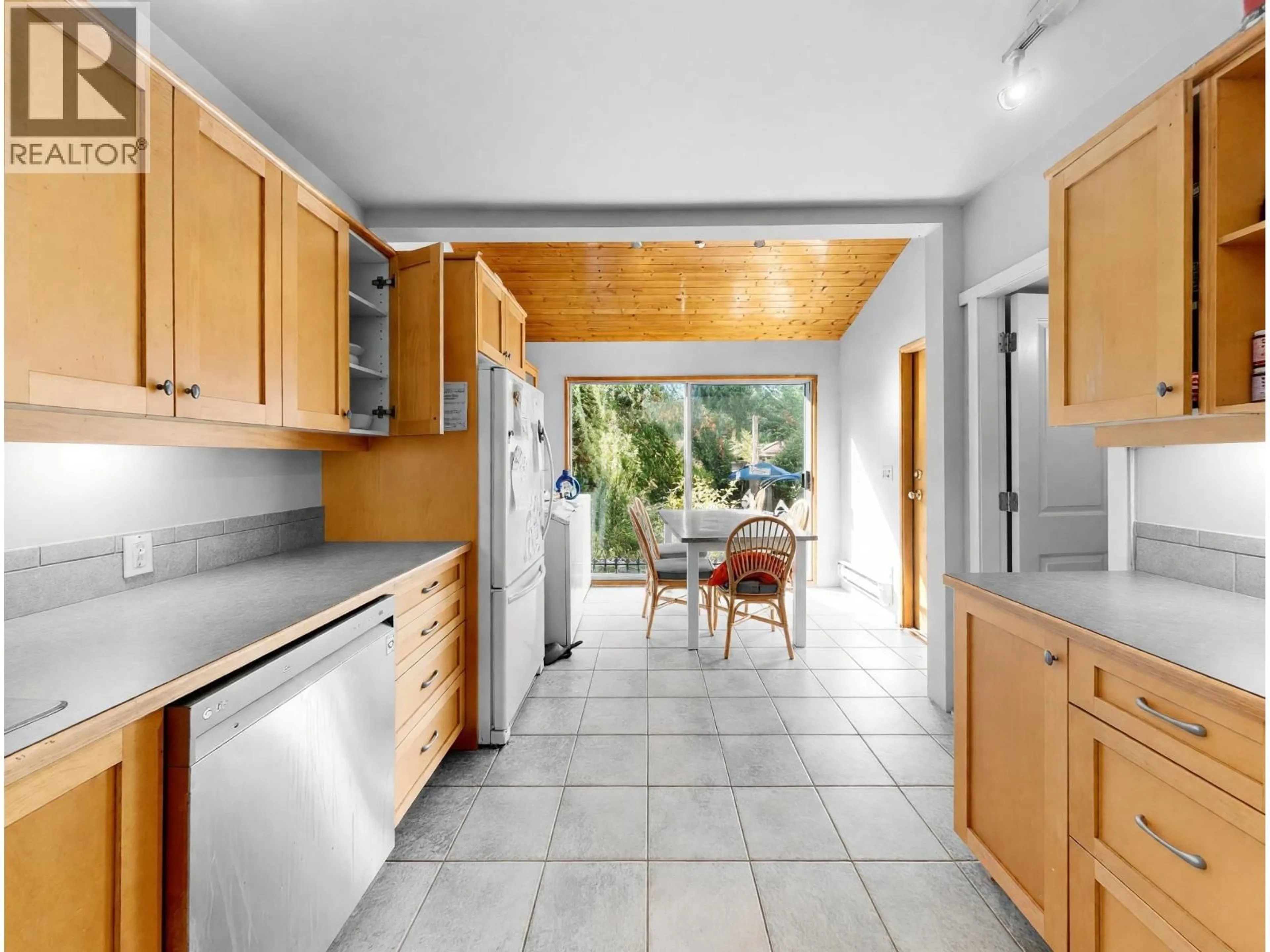 Unknown for 4058 17TH AVENUE, Vancouver British Columbia V6S1A6