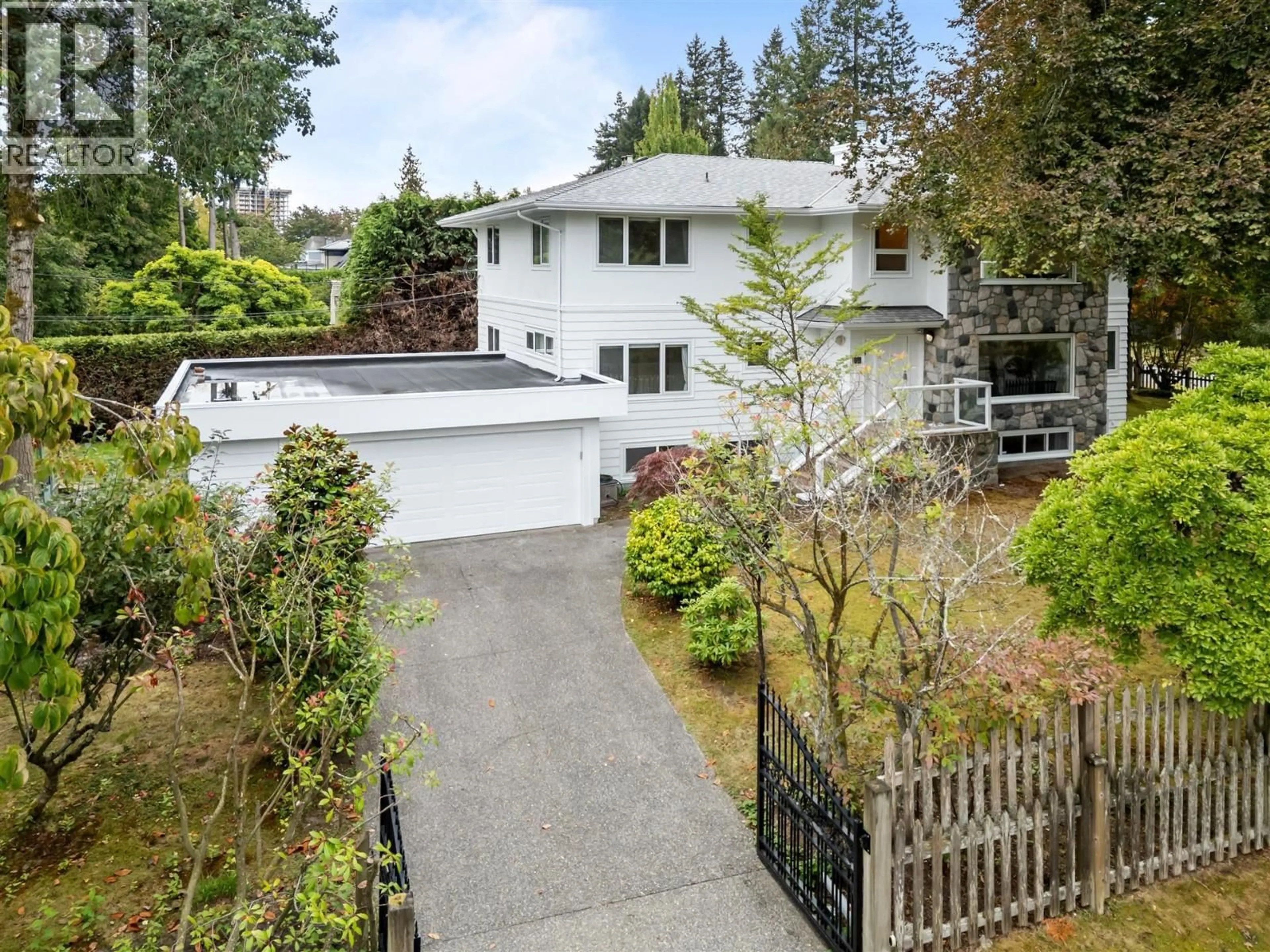 A pic from outside/outdoor area/front of a property/back of a property/a pic from drone, street for 1806 WESTERN PARKWAY, Vancouver British Columbia V6T1V4