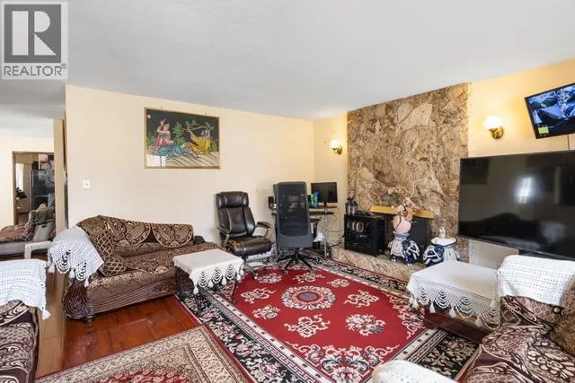328 49TH AVENUE, Vancouver 4