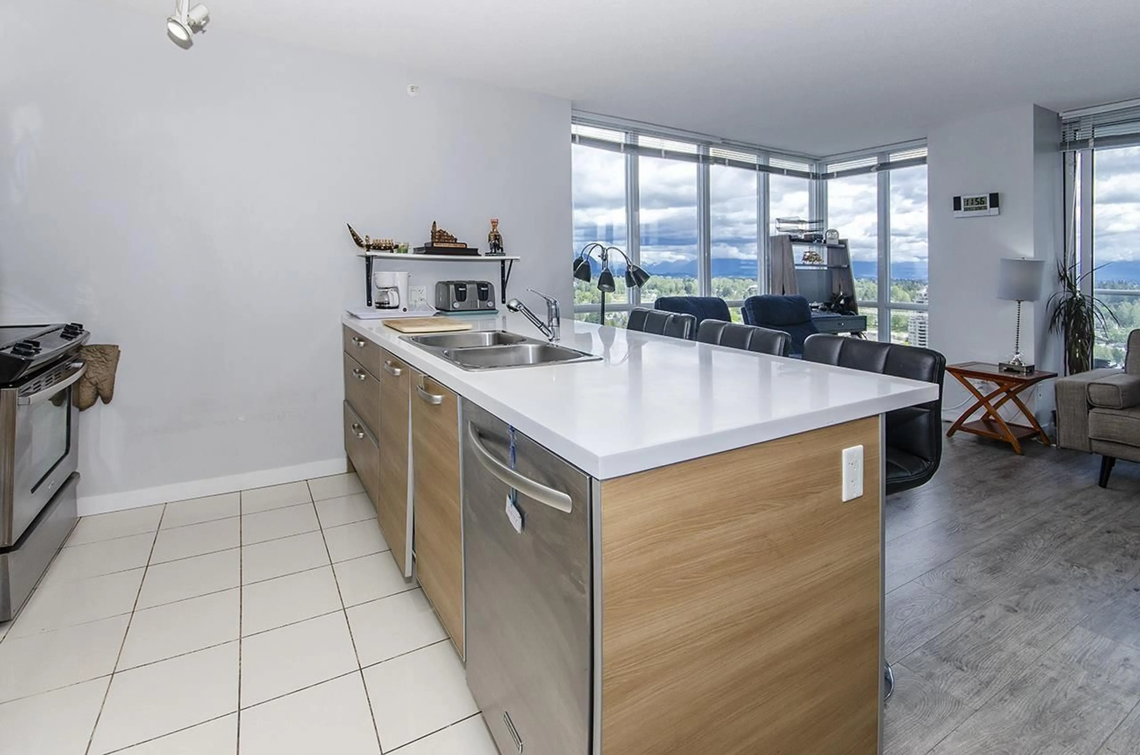 Standard kitchen, unknown for 3407 - 13688 100 AVENUE, Surrey British Columbia V3T0G5