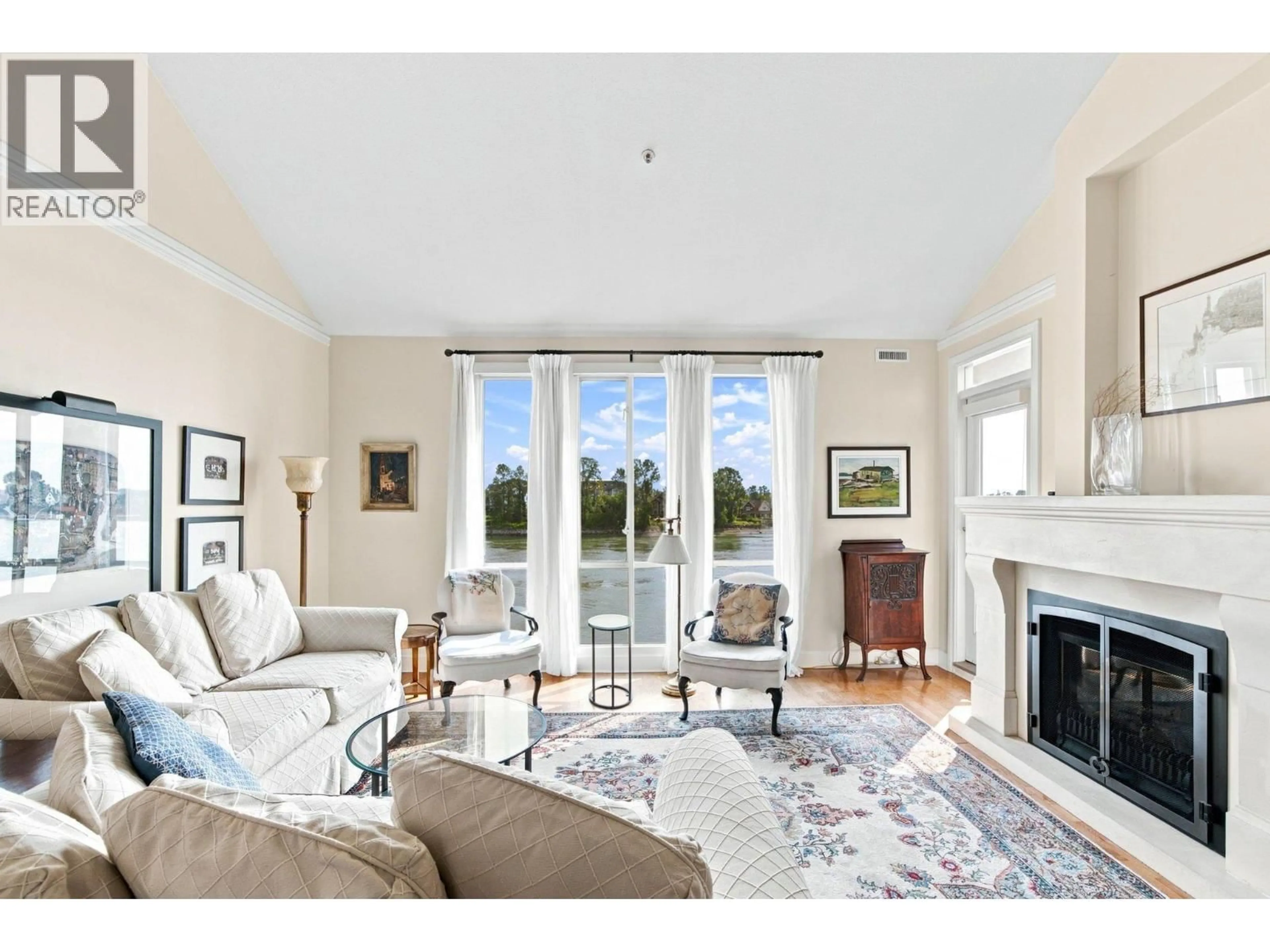 Living room with furniture, unknown for 411 - 3 RENAISSANCE SQUARE, New Westminster British Columbia V3M6K4