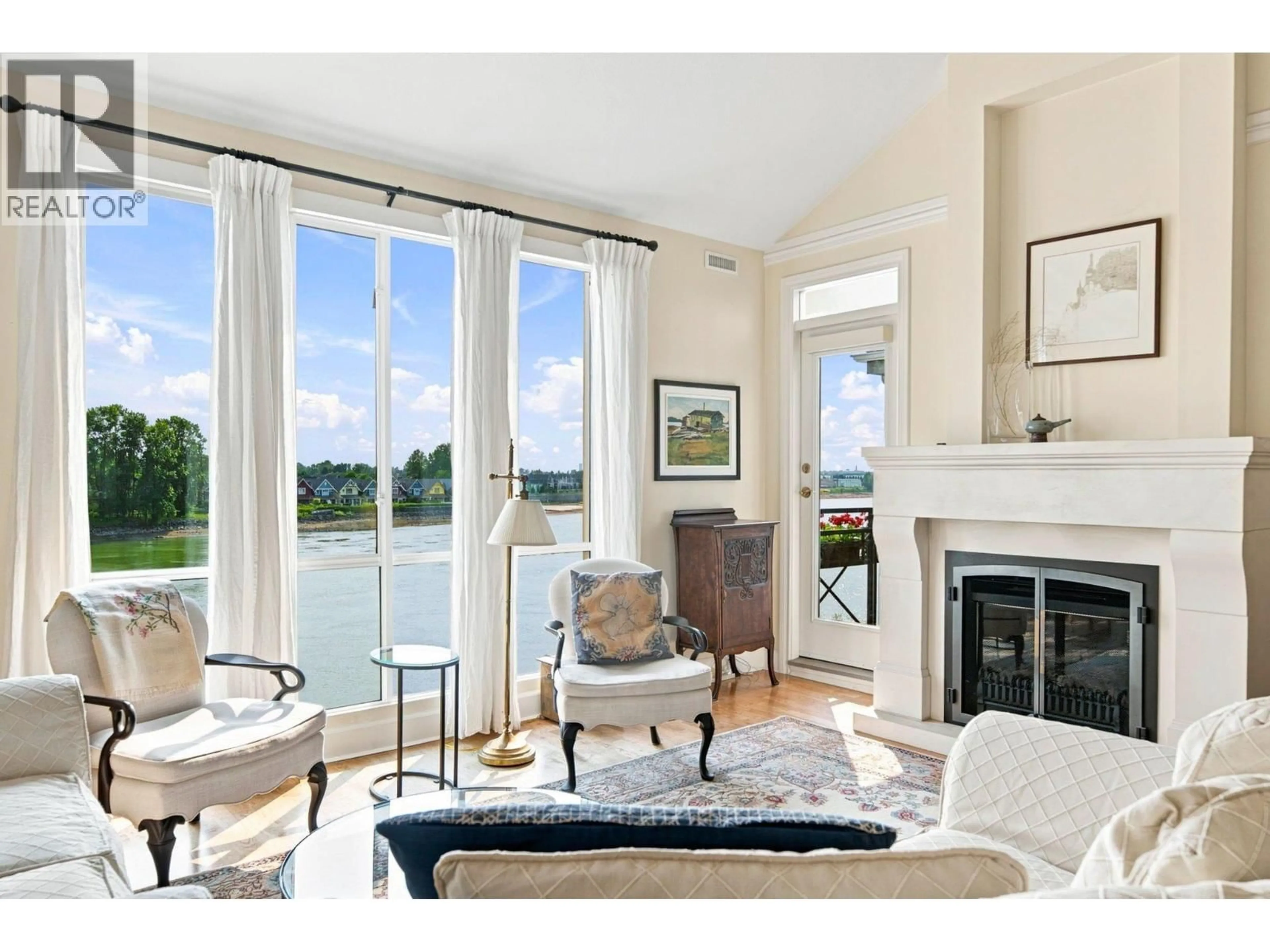 Living room with furniture, unknown for 411 - 3 RENAISSANCE SQUARE, New Westminster British Columbia V3M6K4