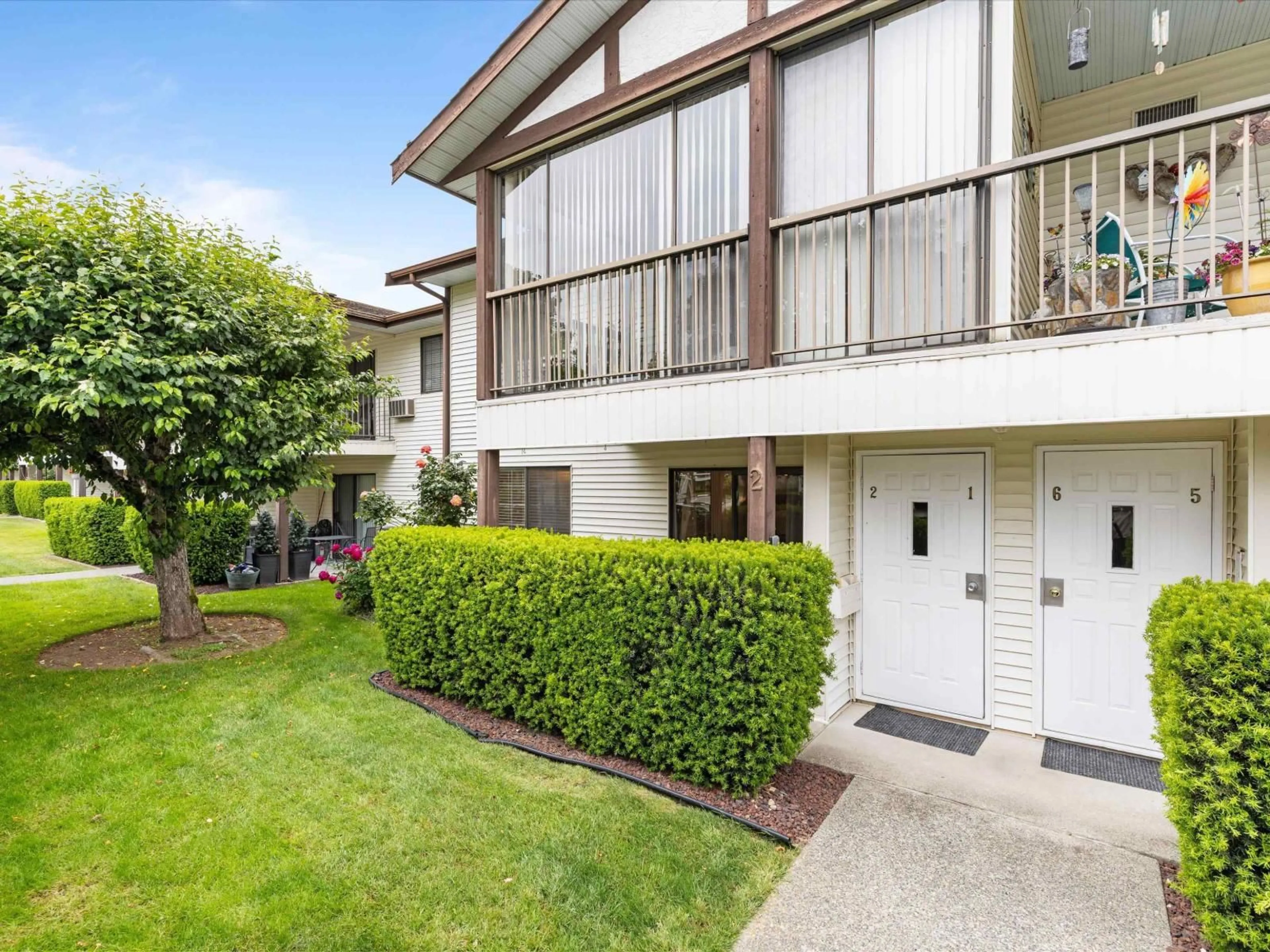 Patio, street for 2 - 32718 GARIBALDI DRIVE, Abbotsford British Columbia V2T5T6