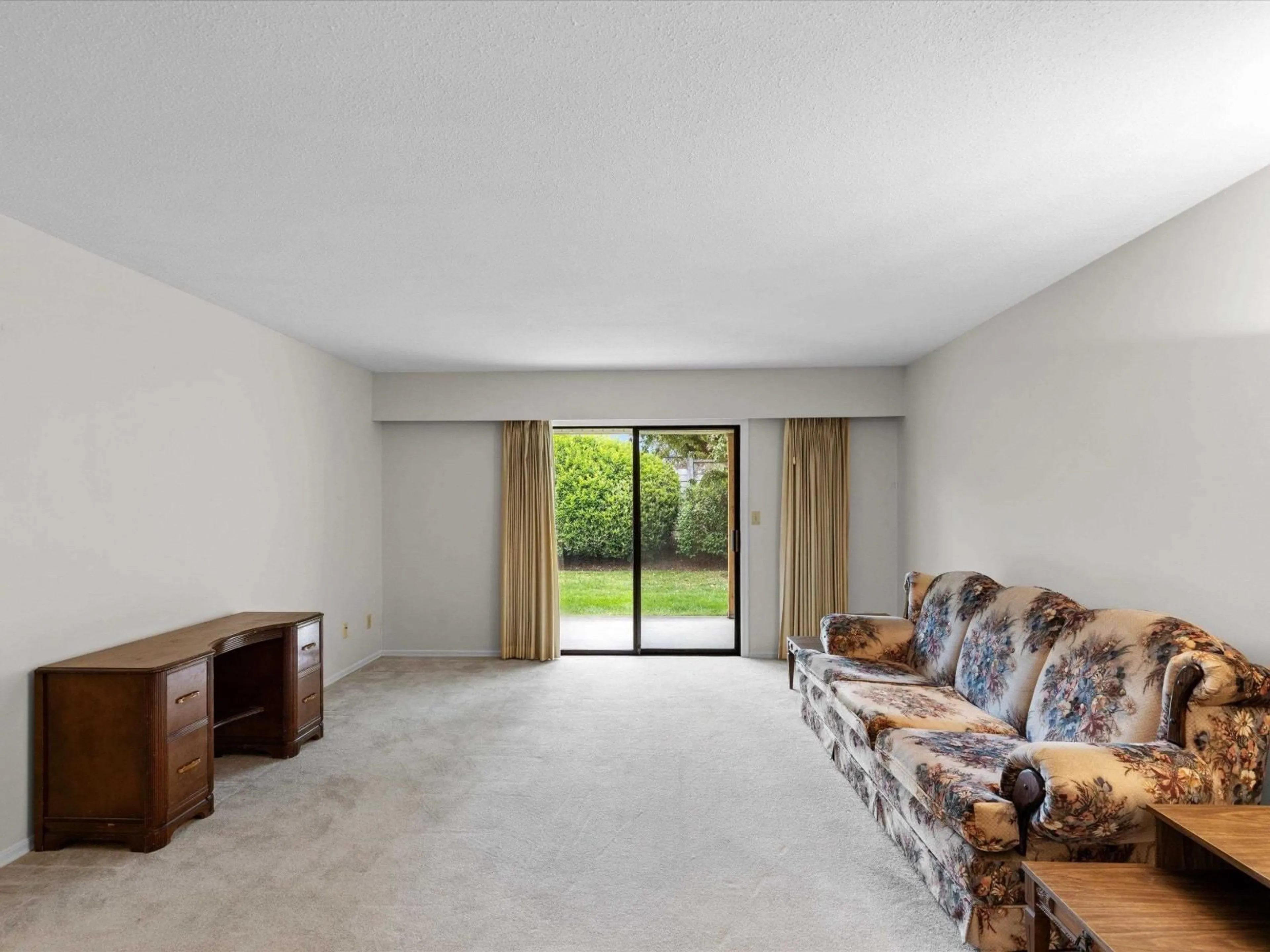 Living room with furniture, unknown for 2 - 32718 GARIBALDI DRIVE, Abbotsford British Columbia V2T5T6
