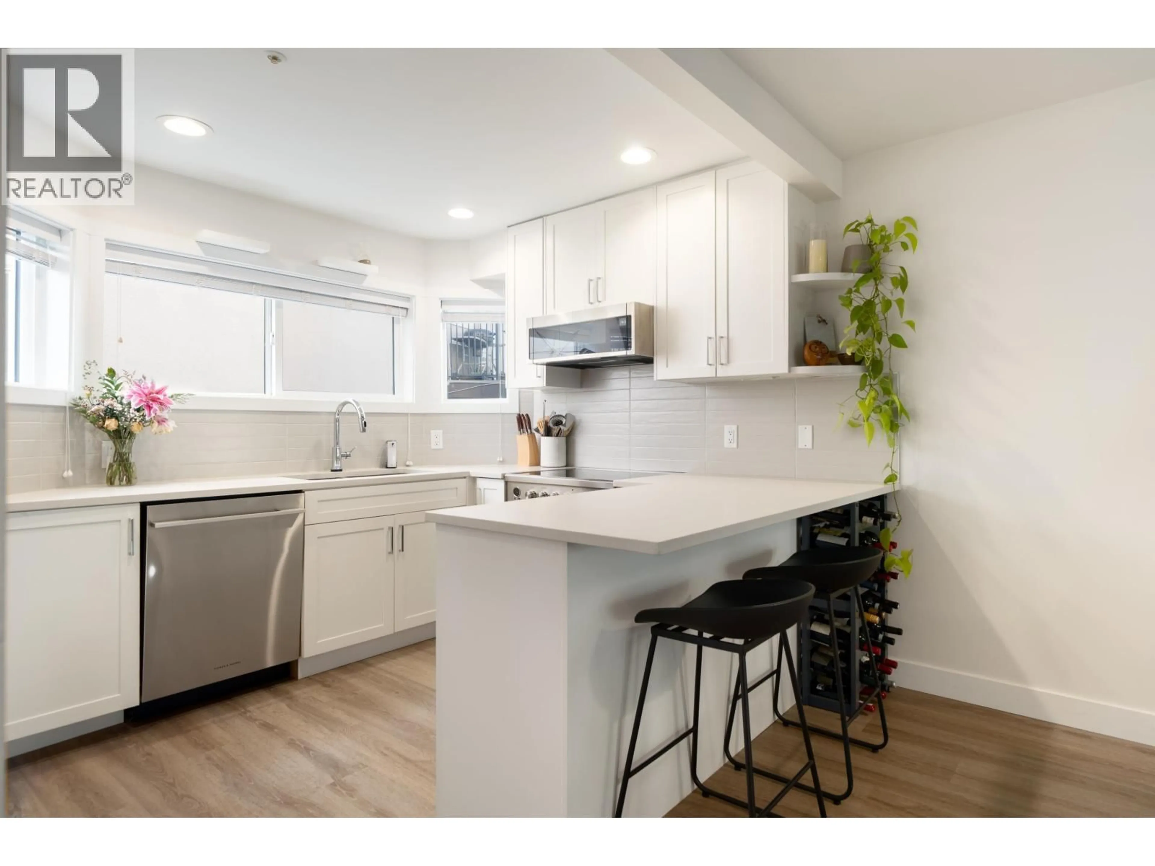 Open concept kitchen, unknown for 329 GARDEN DRIVE, Vancouver British Columbia V5L4Z1