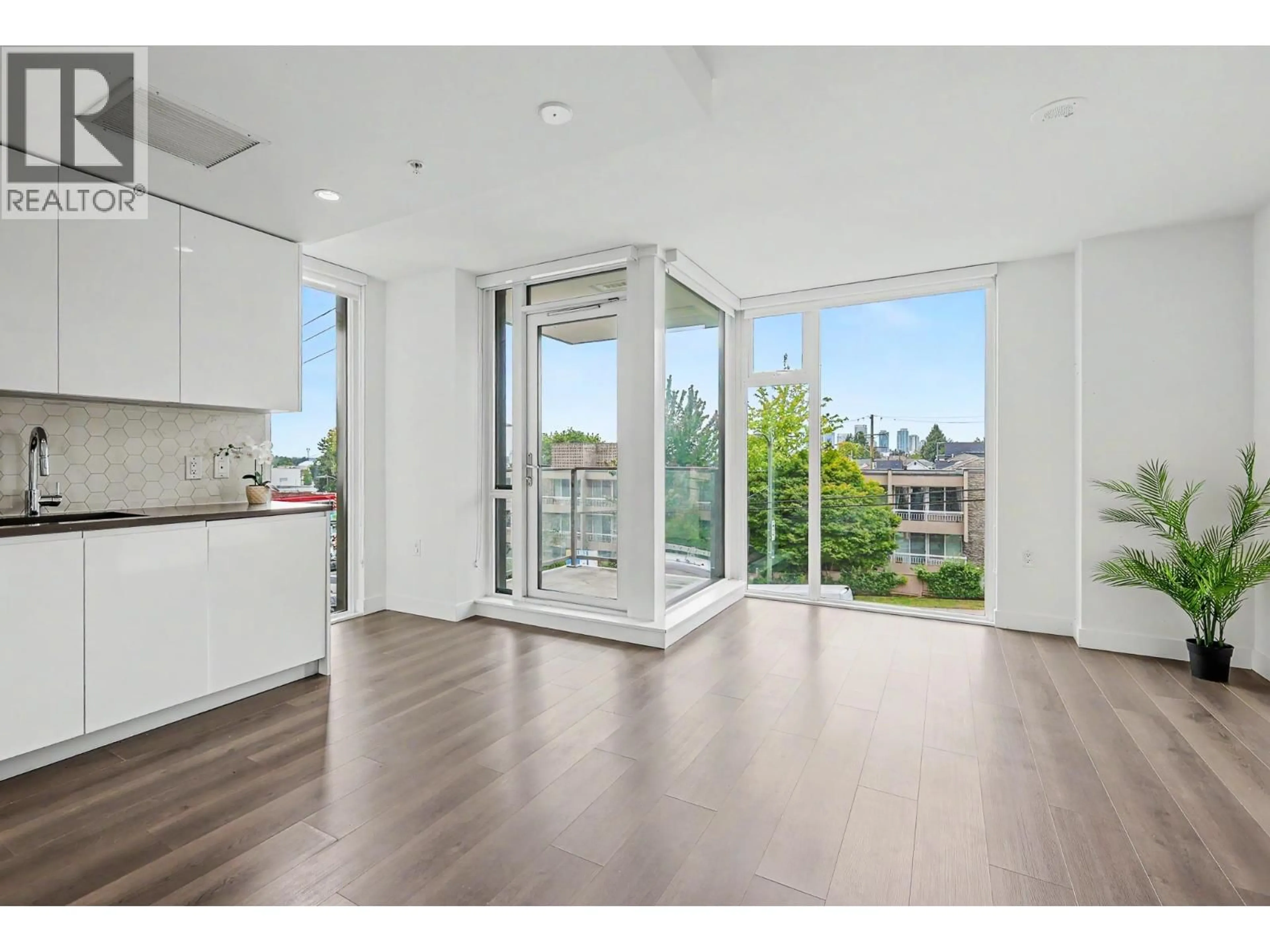 Unknown for 210 - 8138 FRASER STREET, Vancouver British Columbia V5X0J8