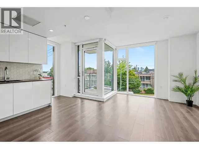 210 - 8138 FRASER STREET, Vancouver 5