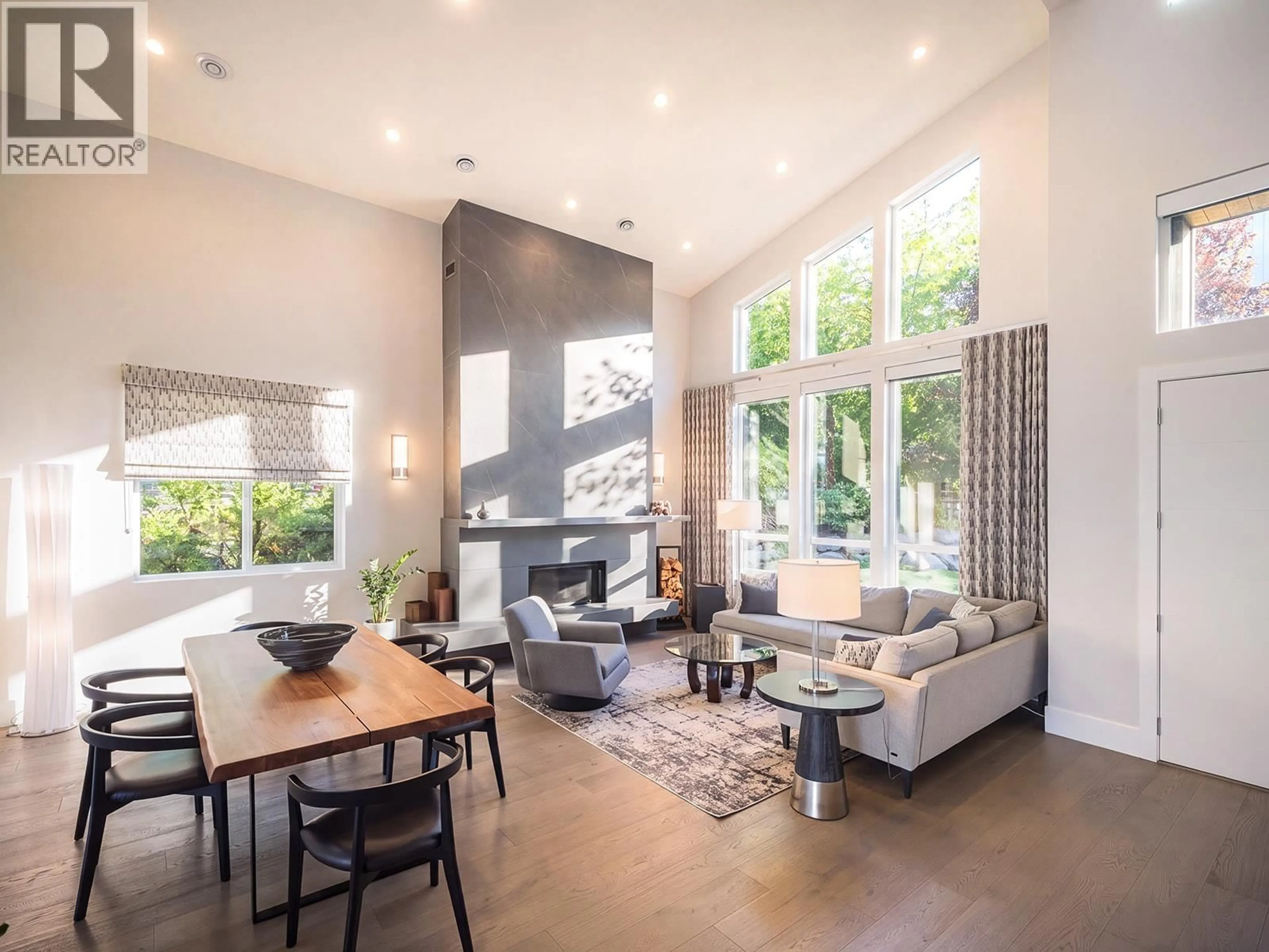Living room with furniture, unknown for 41301 HORIZON DRIVE, Squamish British Columbia V8B0Y7