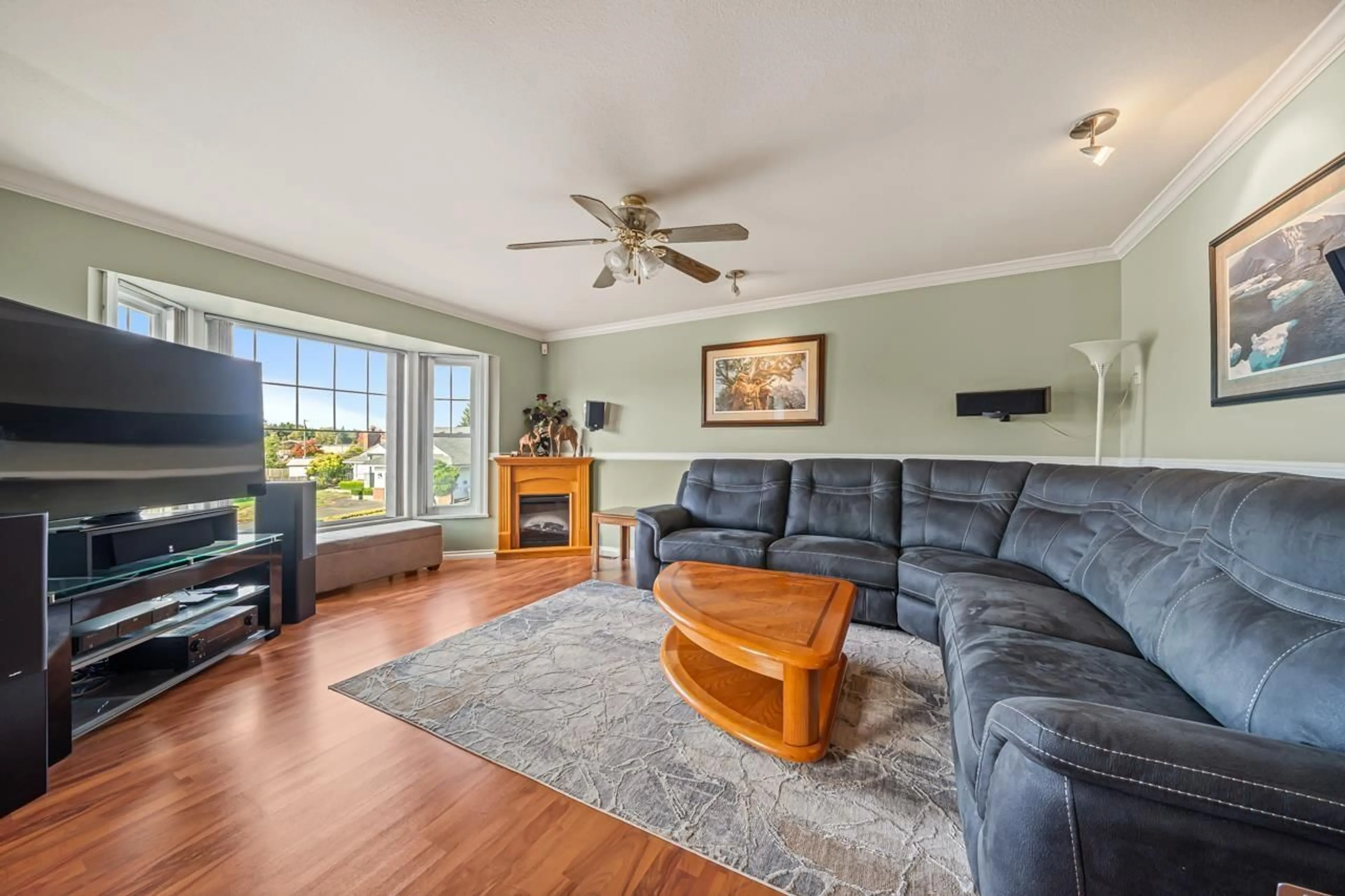 Living room with furniture, unknown for 6588 148A STREET, Surrey British Columbia V3S7A2