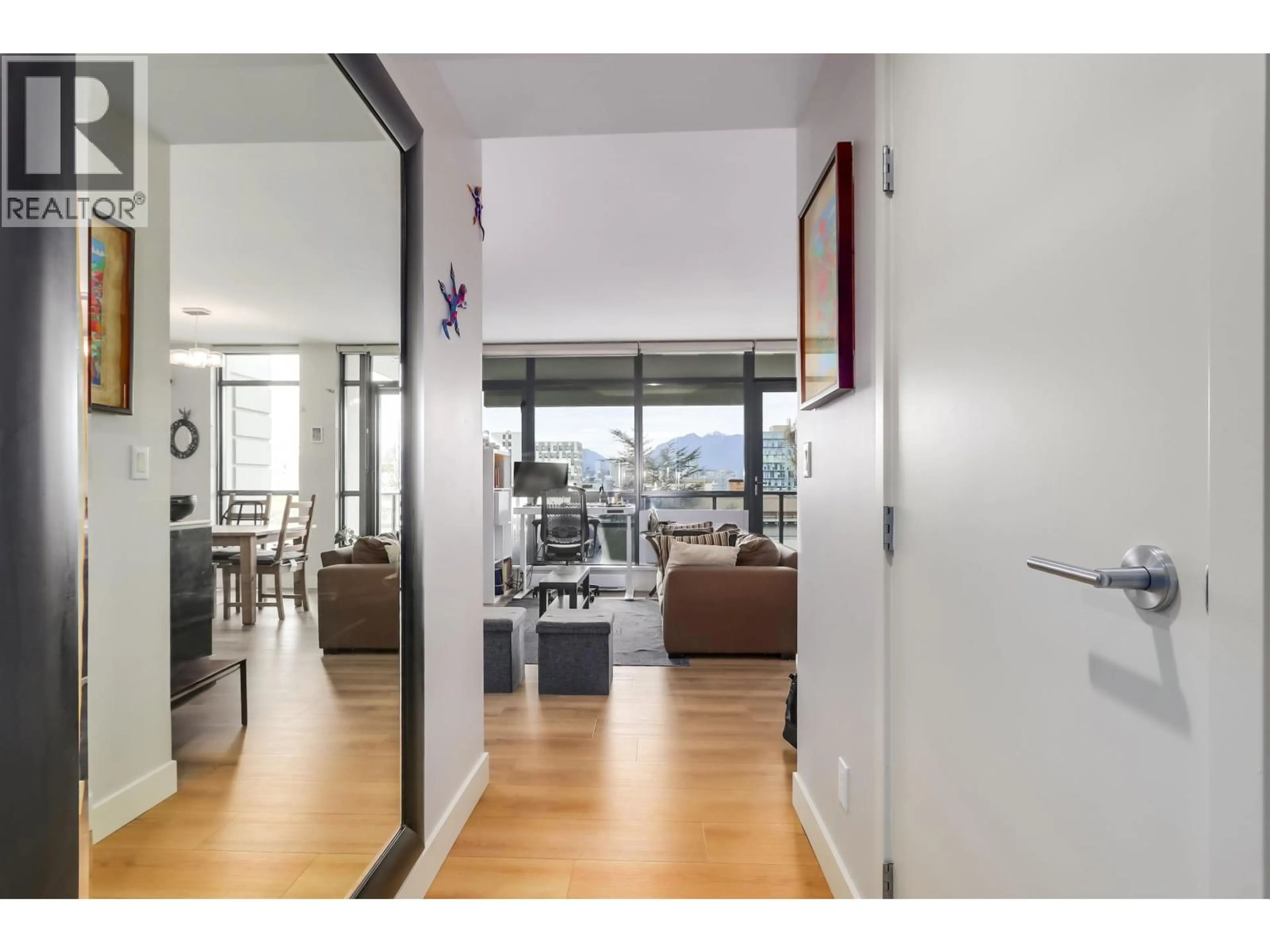 Indoor foyer for 604 - 2851 HEATHER STREET, Vancouver British Columbia V5Z0A2