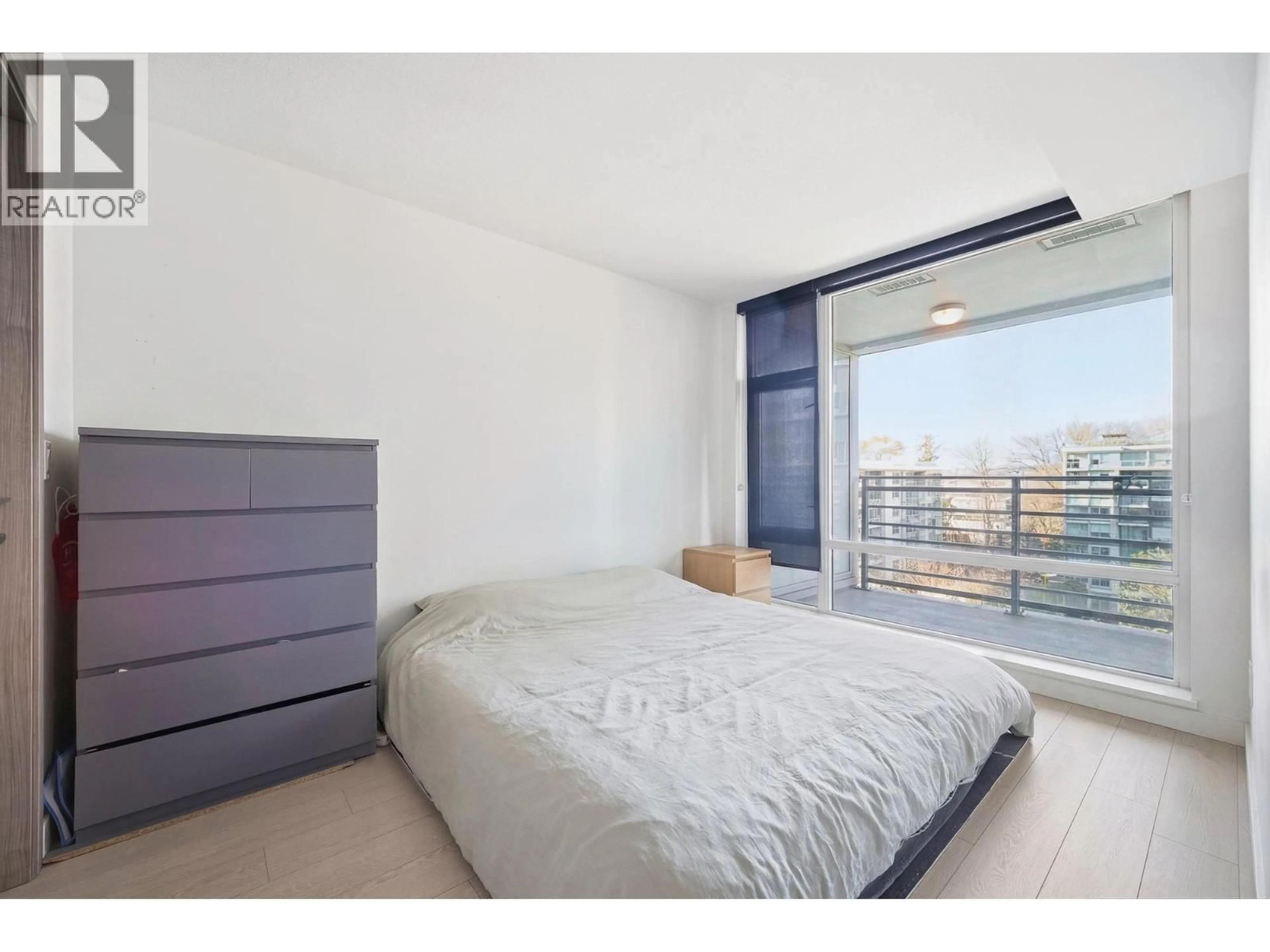 Bedroom with bed, unknown for 912 - 8800 HAZELBRIDGE WAY, Richmond British Columbia V6X0S3