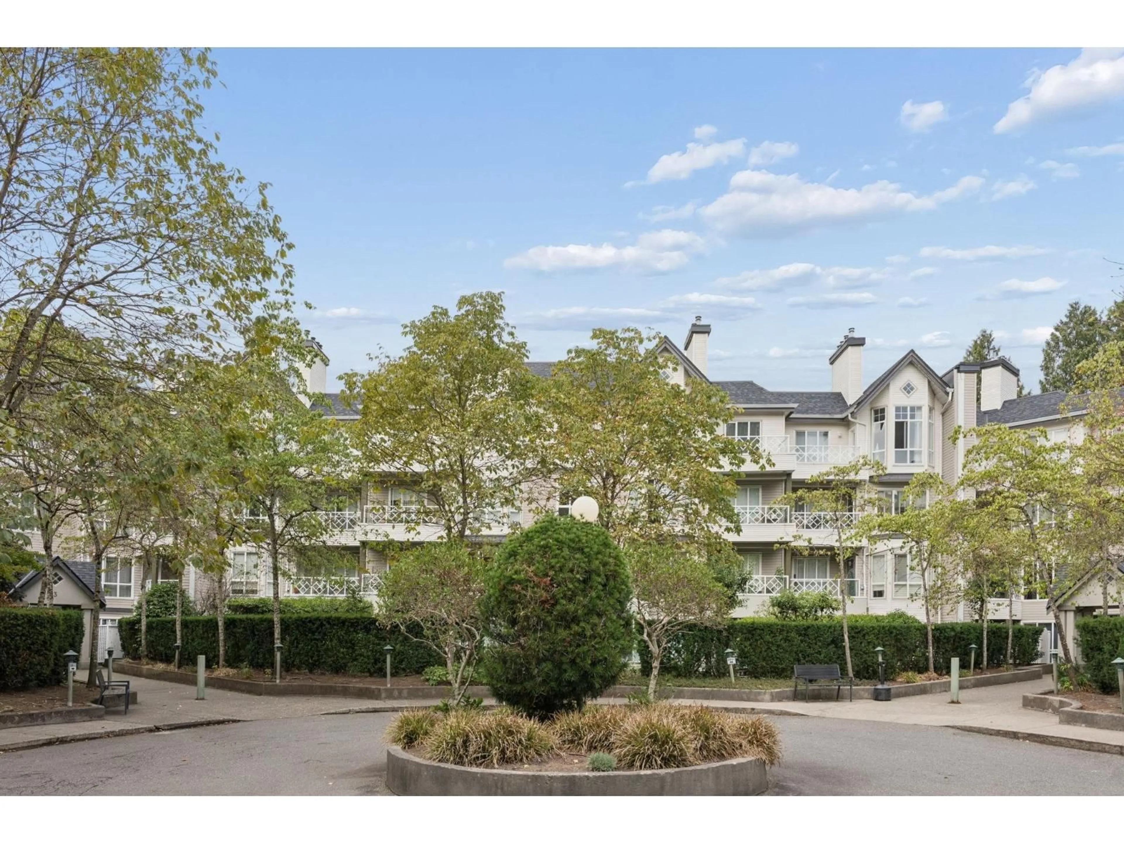 A pic from outside/outdoor area/front of a property/back of a property/a pic from drone, unknown for 322 - 9979 140 STREET STREET, Surrey British Columbia V3T5W2
